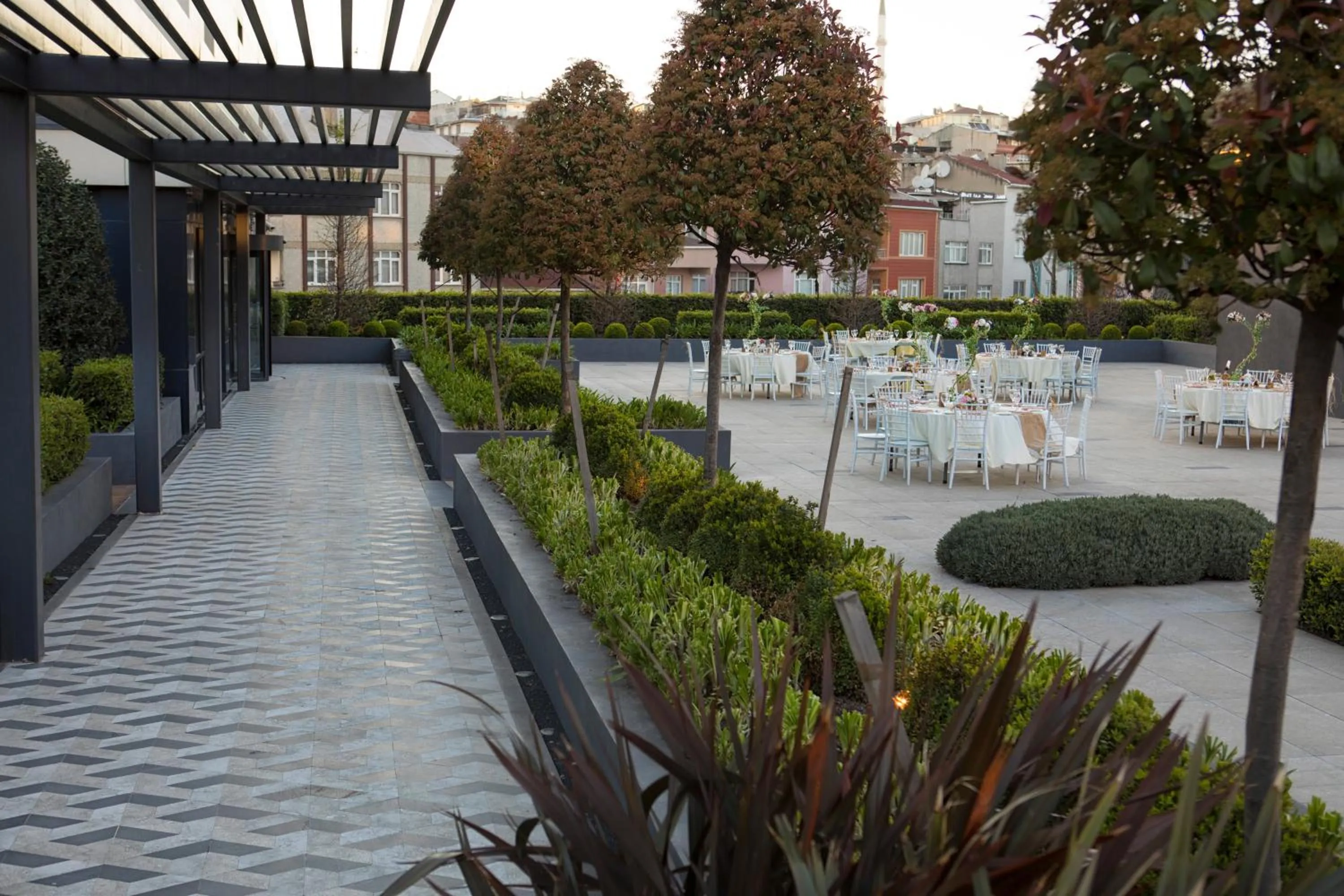 Garden in Wish More Hotel Istanbul