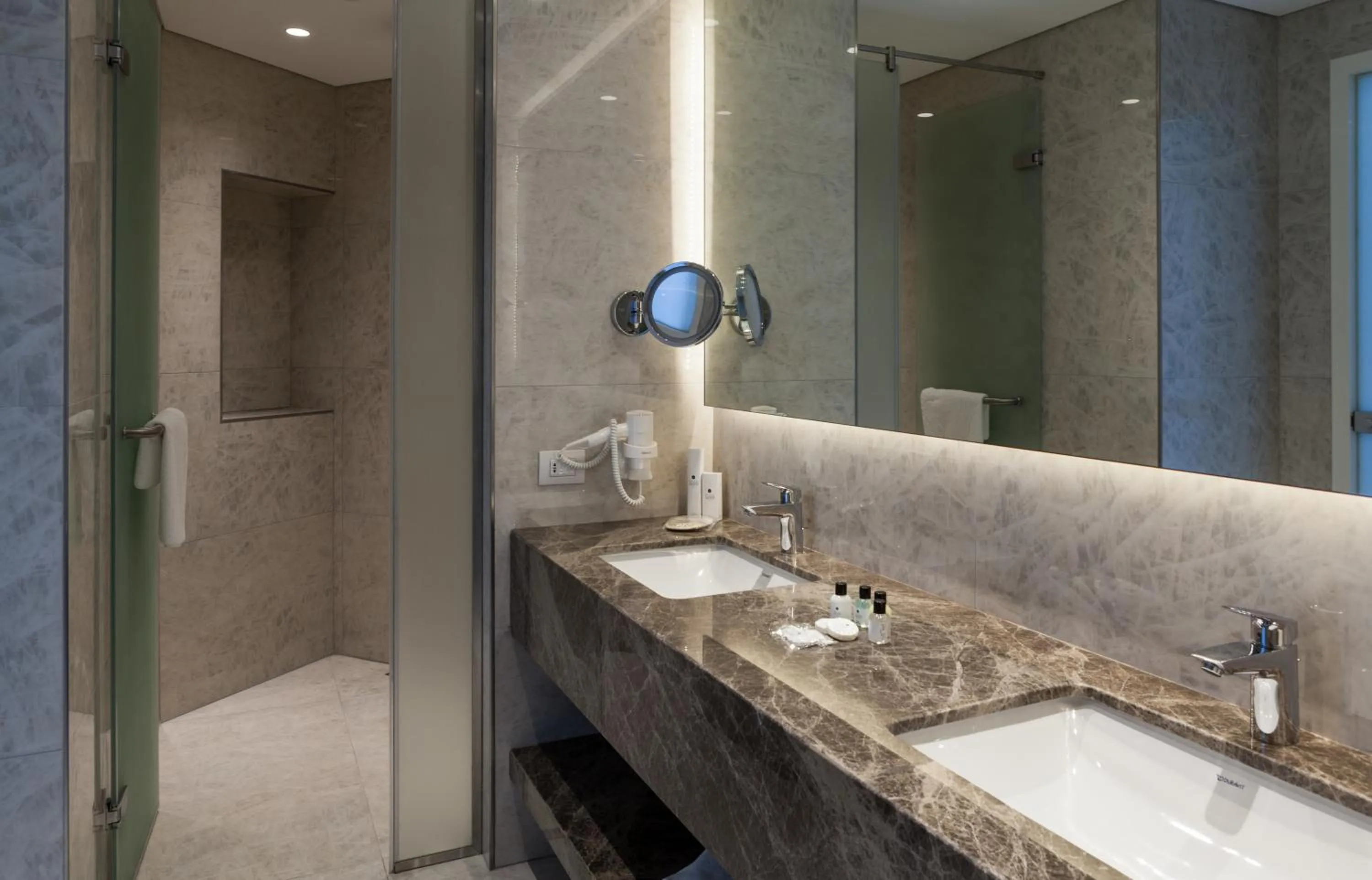 Shower in Wish More Hotel Istanbul