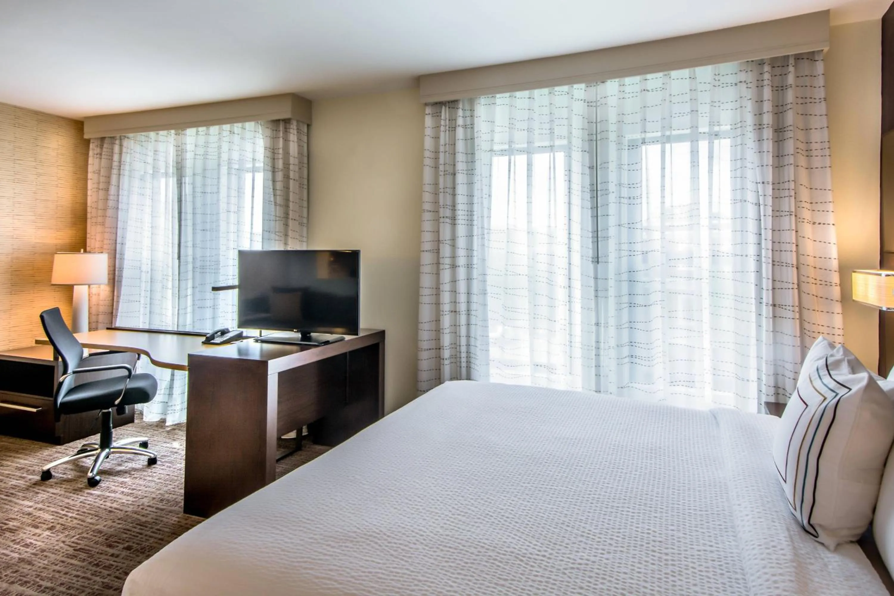 Bedroom, Bed in Residence Inn by Marriott Charlottesville Downtown