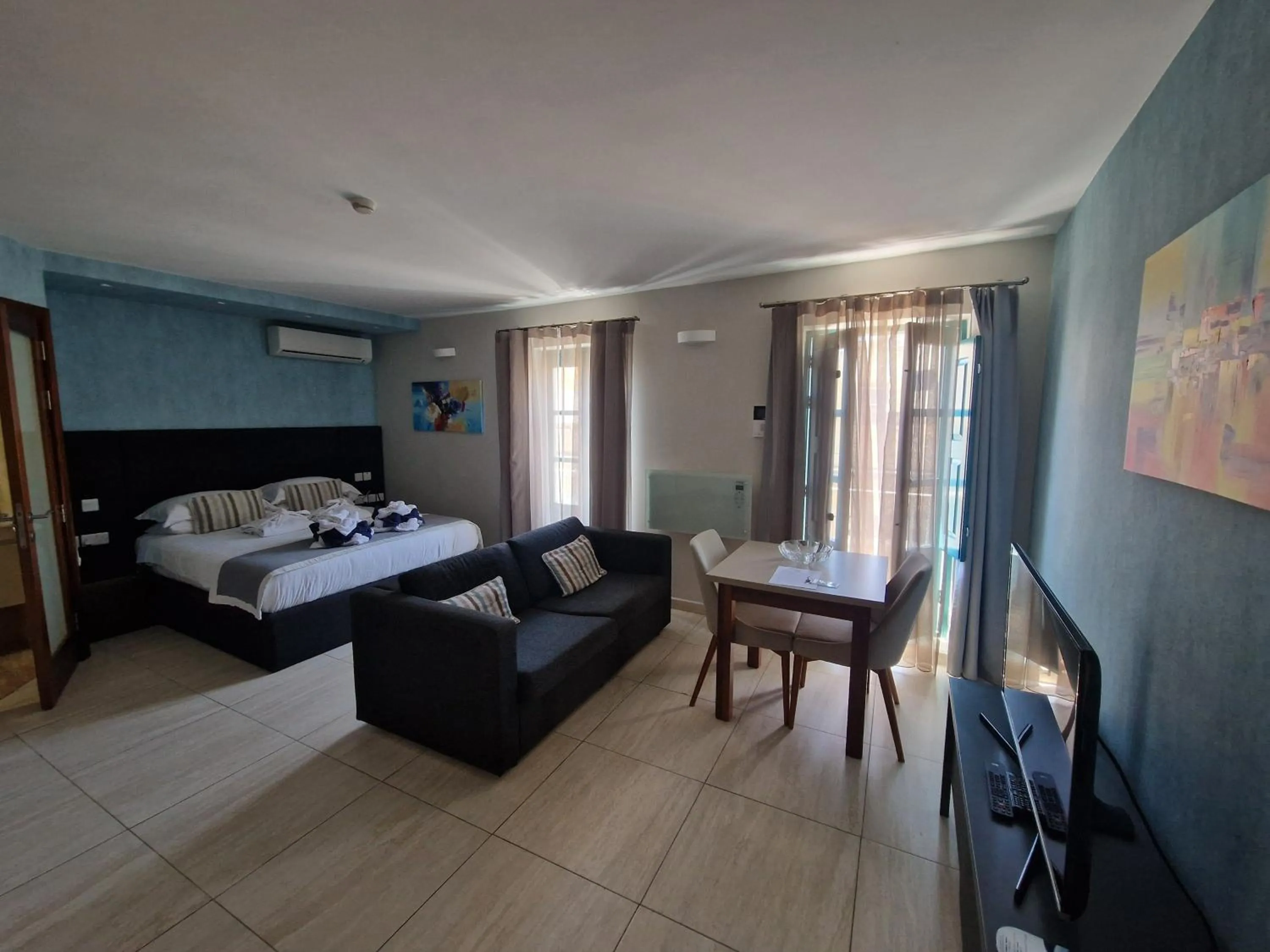 Bedroom, Bed in D Townhouse Boutique Suites