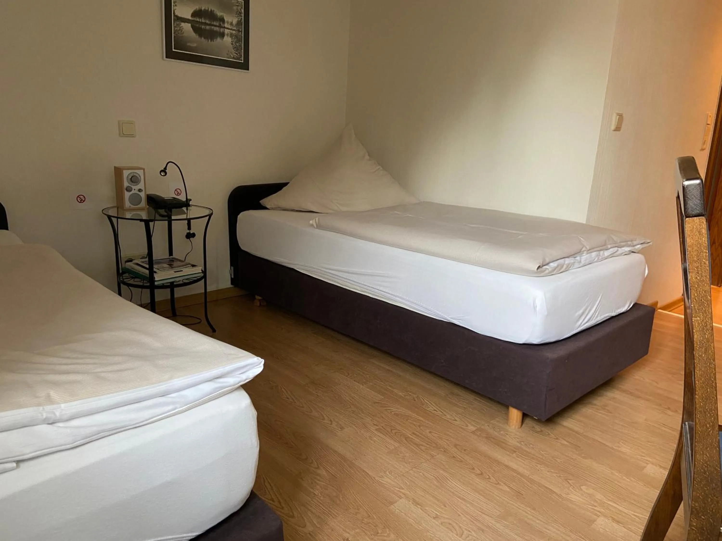 Bed in Klosterschänke Hude Hotel Ferienwohnungen Restaurant Café