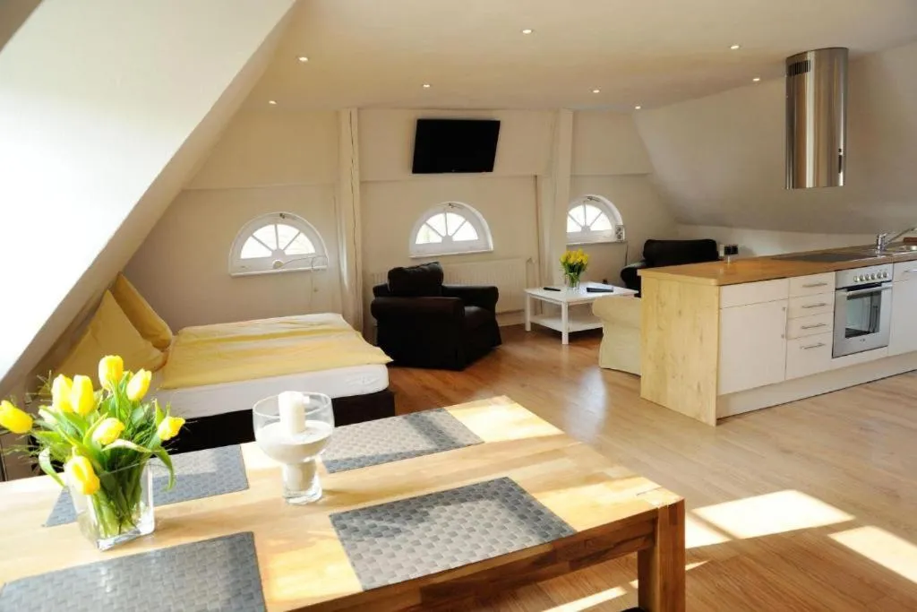 Kitchen or kitchenette in Klosterschänke Hude Hotel Ferienwohnungen Restaurant Café