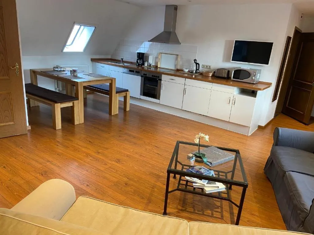 Kitchen or kitchenette in Klosterschänke Hude Hotel Ferienwohnungen Restaurant Café