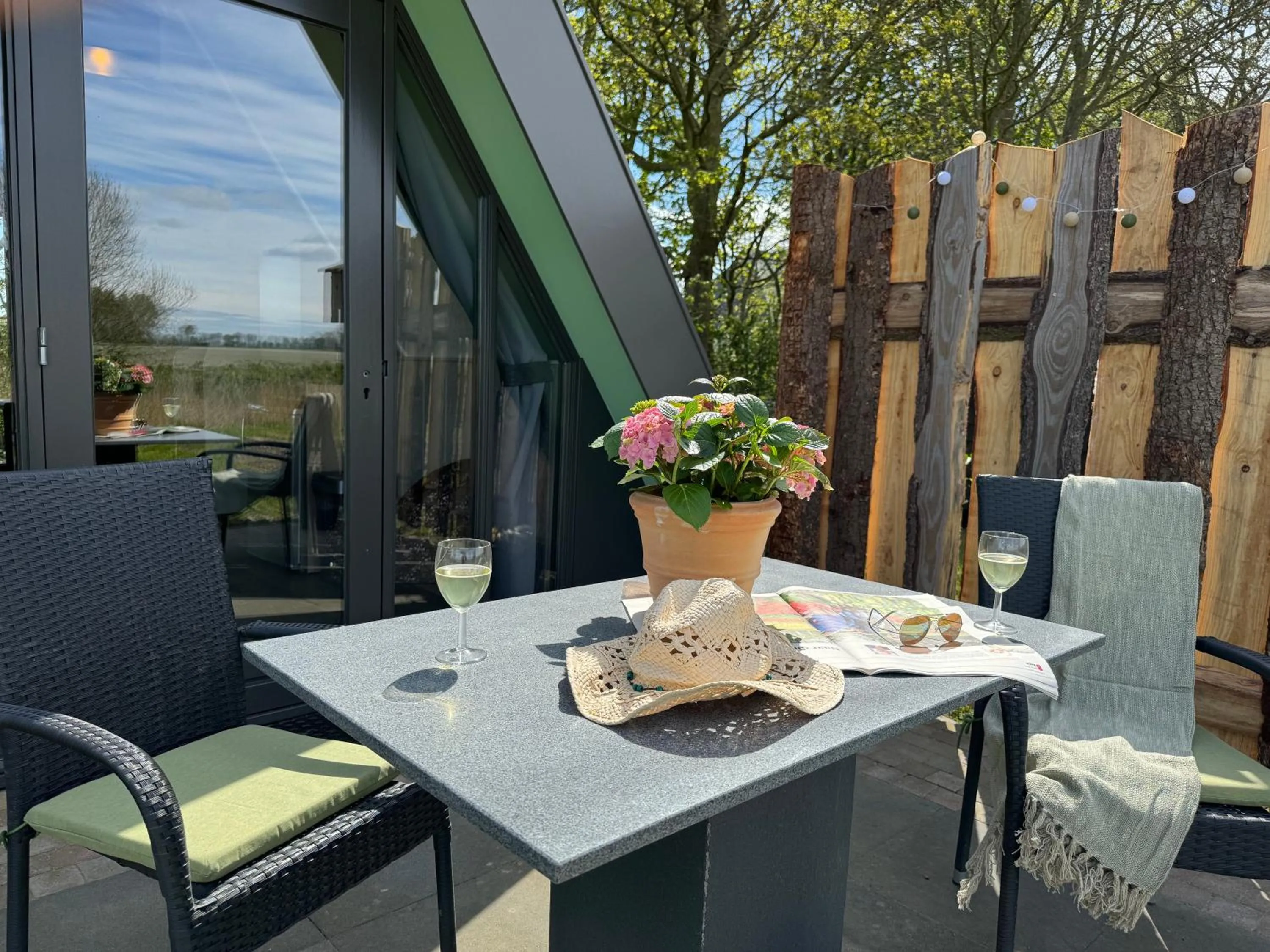 Garden in Hotelhuisjes Medemblik