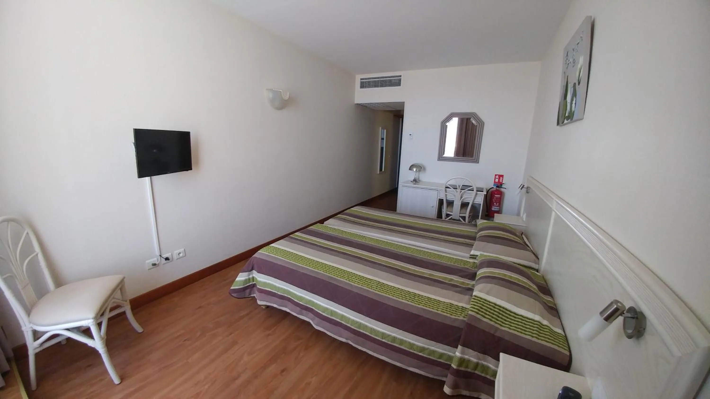 Photo of the whole room, Bed in Hotel Mira-Mar