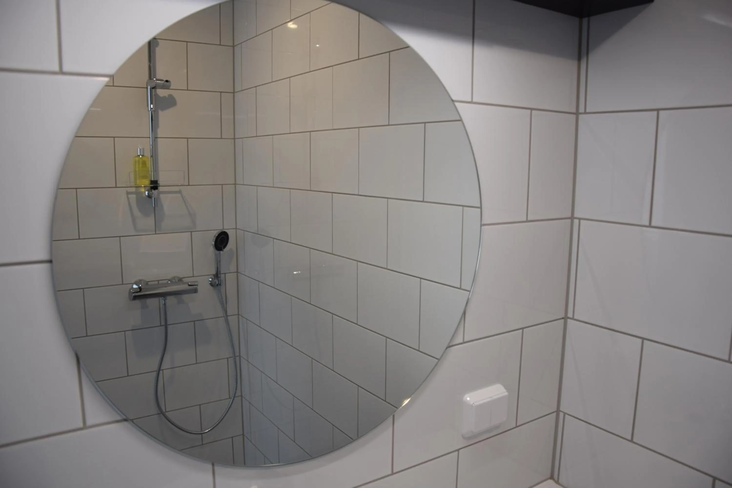 Shower in Hotelli HiljaHelena