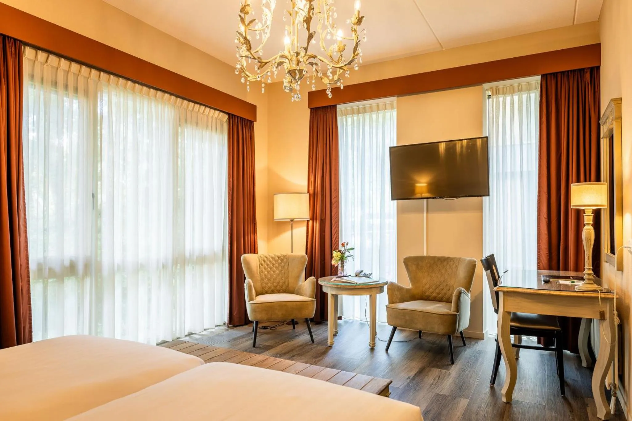 Property building, Bed in Hof van Putten