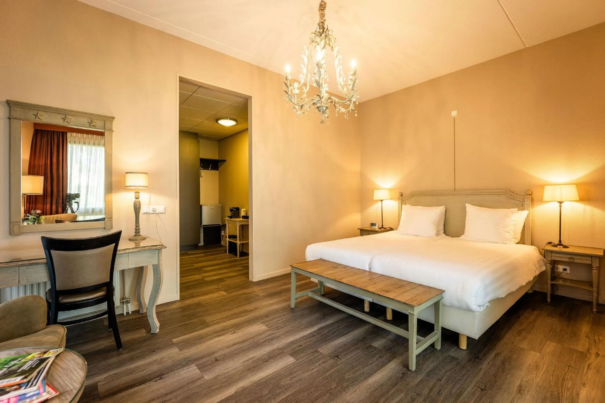 Property building, Bed in Hof van Putten