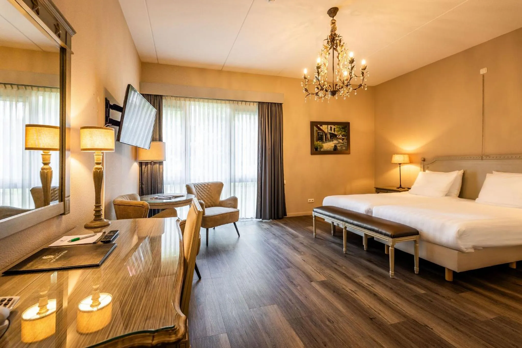 Property building, Bed in Hof van Putten