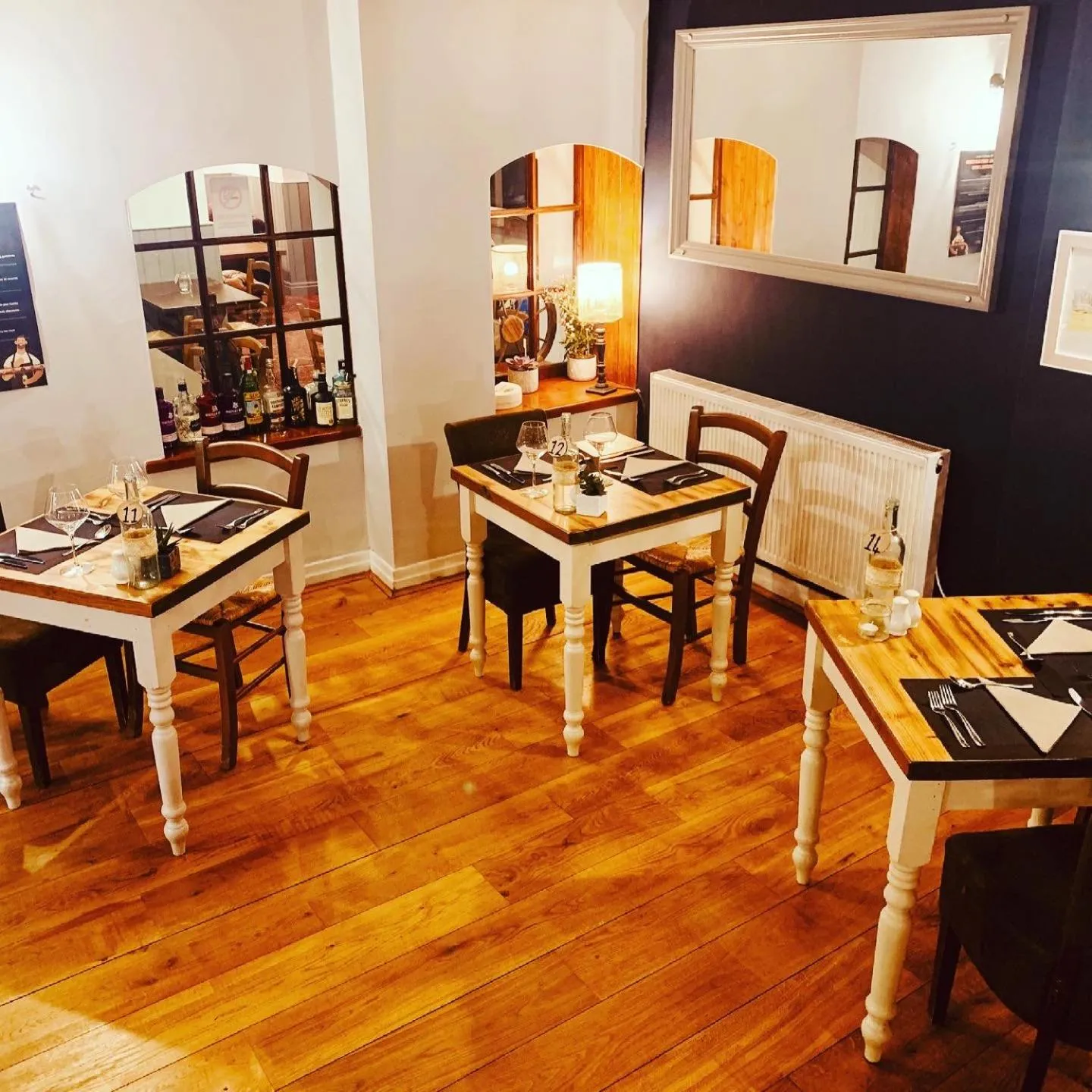 Dining area in The Sun Inn