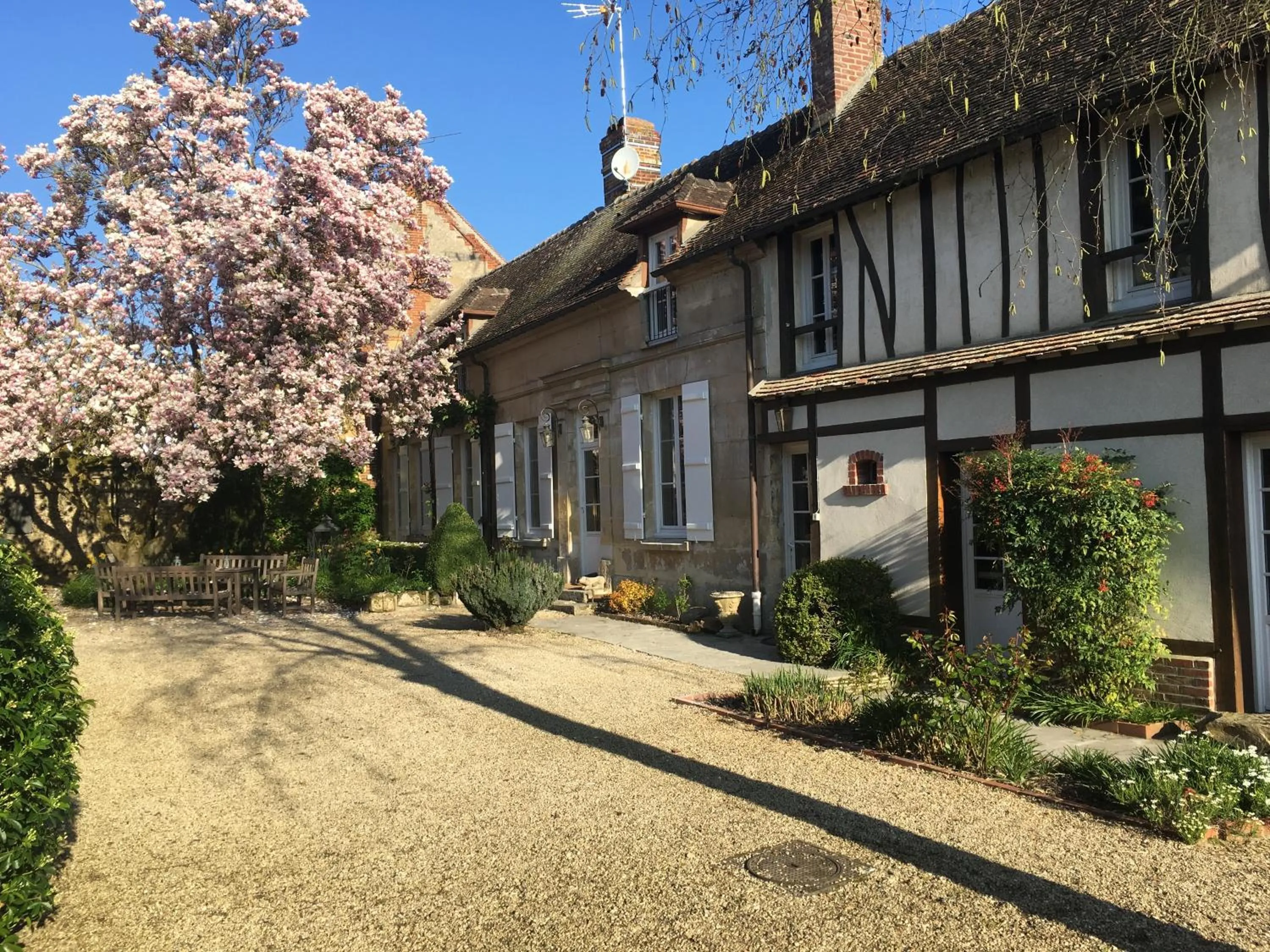 Property building in Le Puits D'Angle