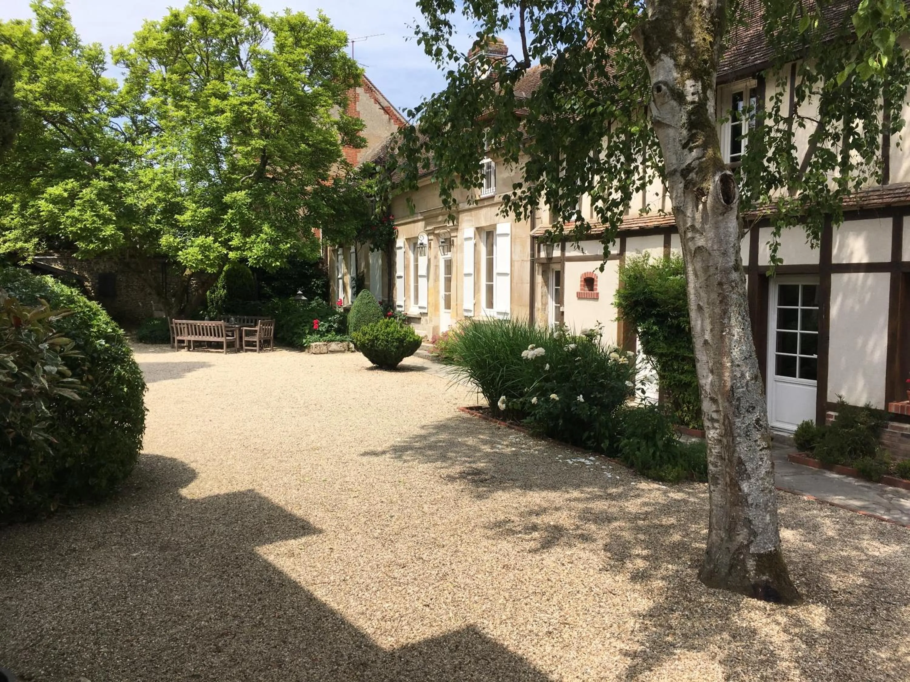 Property building in Le Puits D'Angle