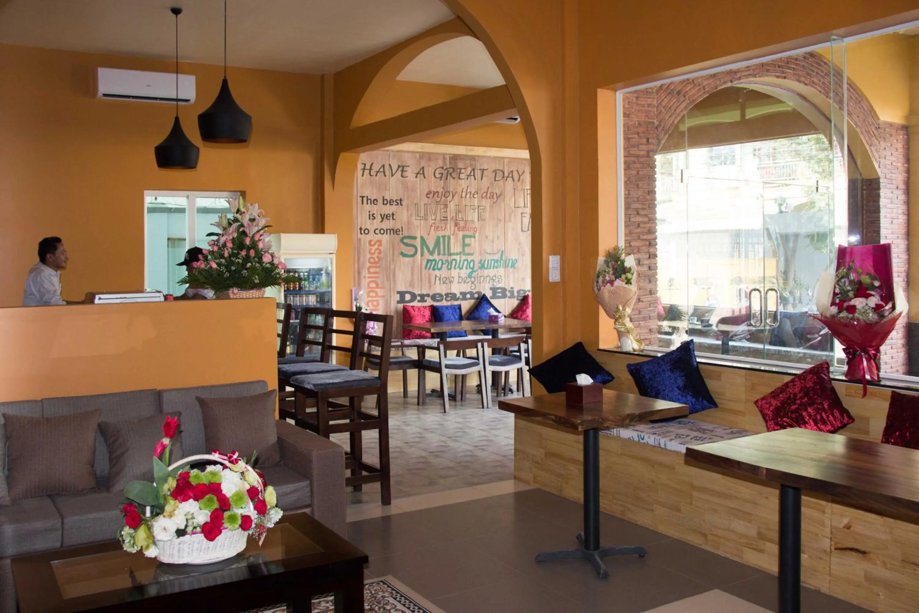 Restaurant/places to eat in La Belle Residence