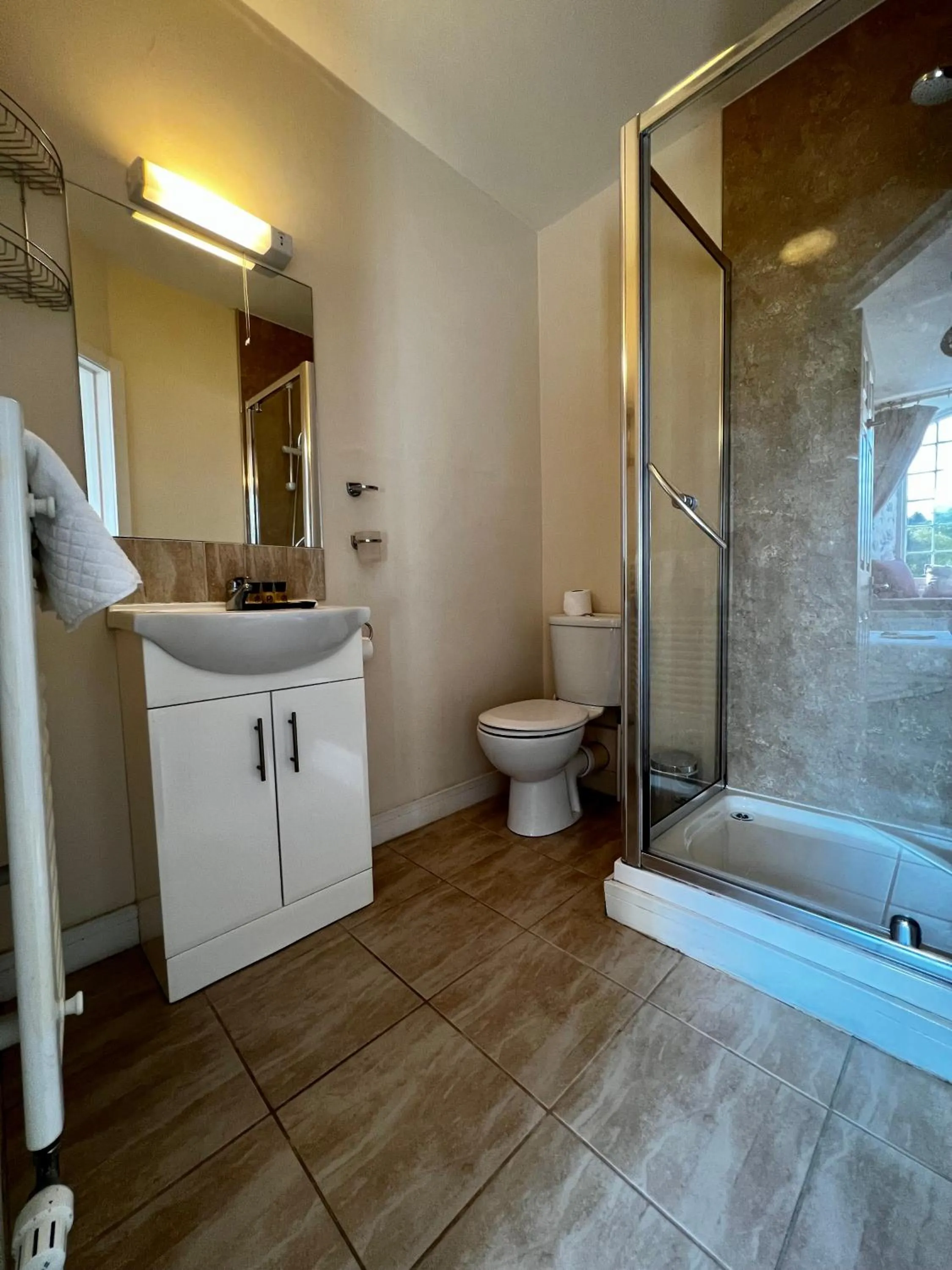 Shower in Notley Arms Inn Exmoor National Park