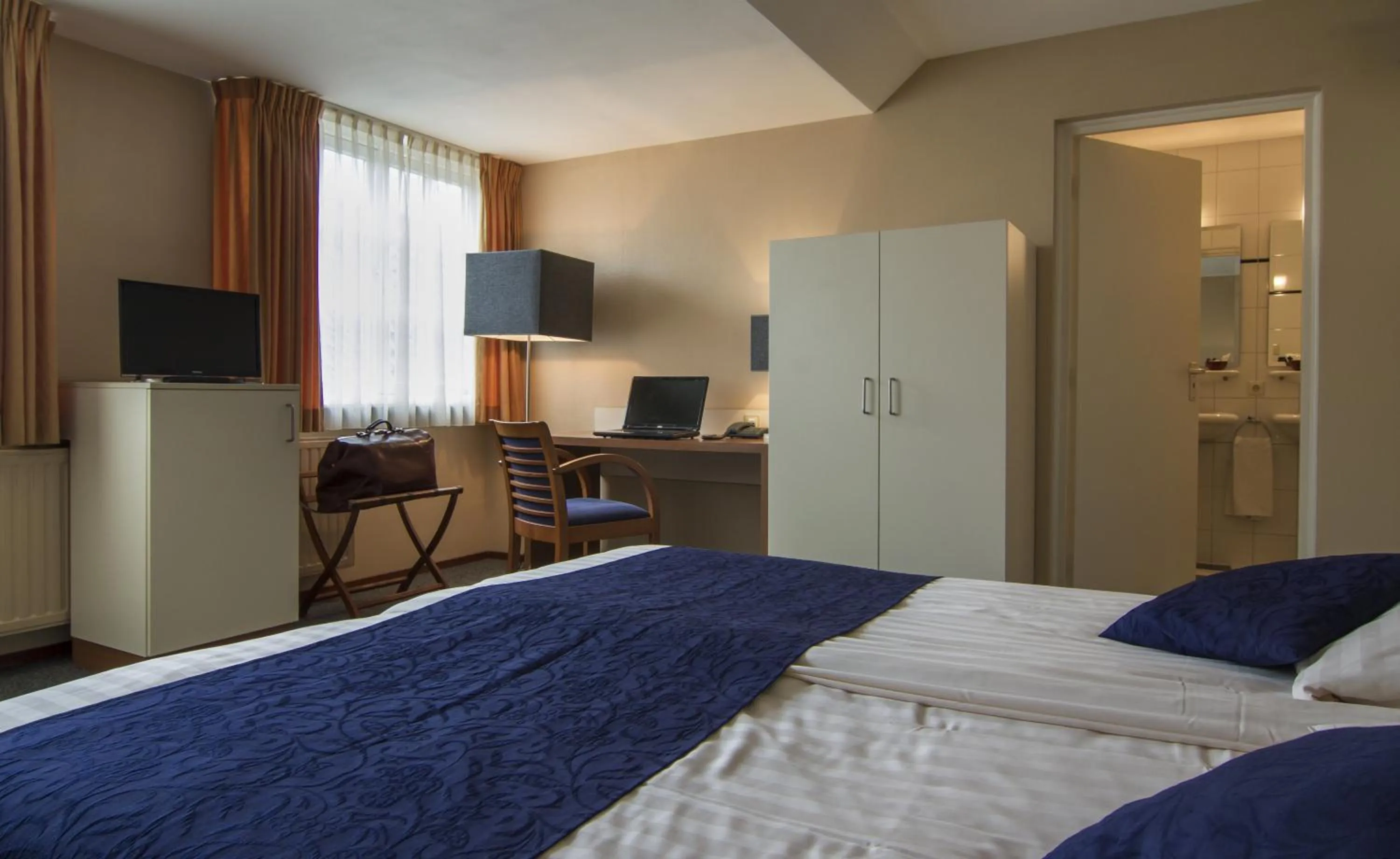 Photo of the whole room, Bed in Hotel Boer Goossens