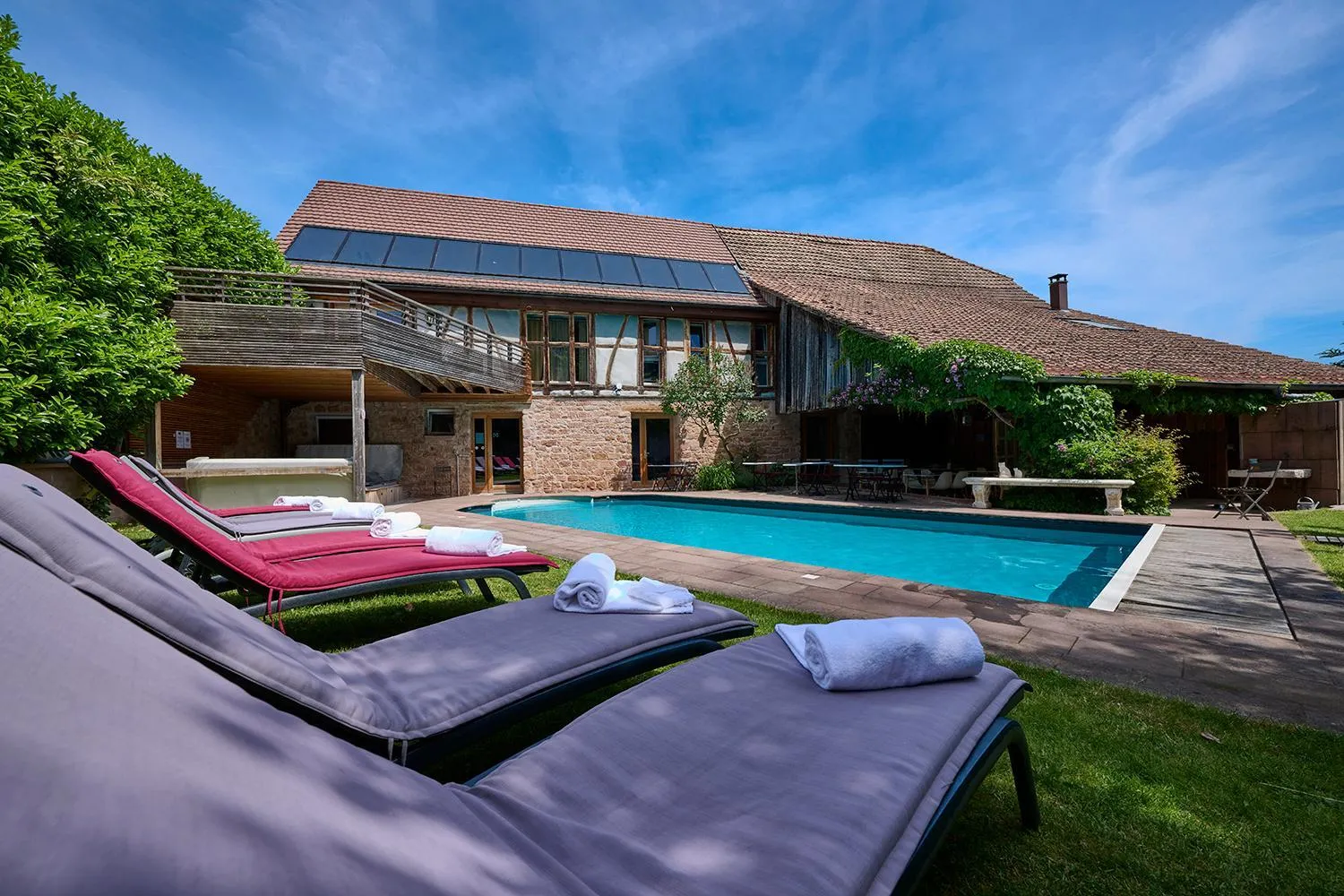 Swimming pool in Pêche de Vigne & Spa