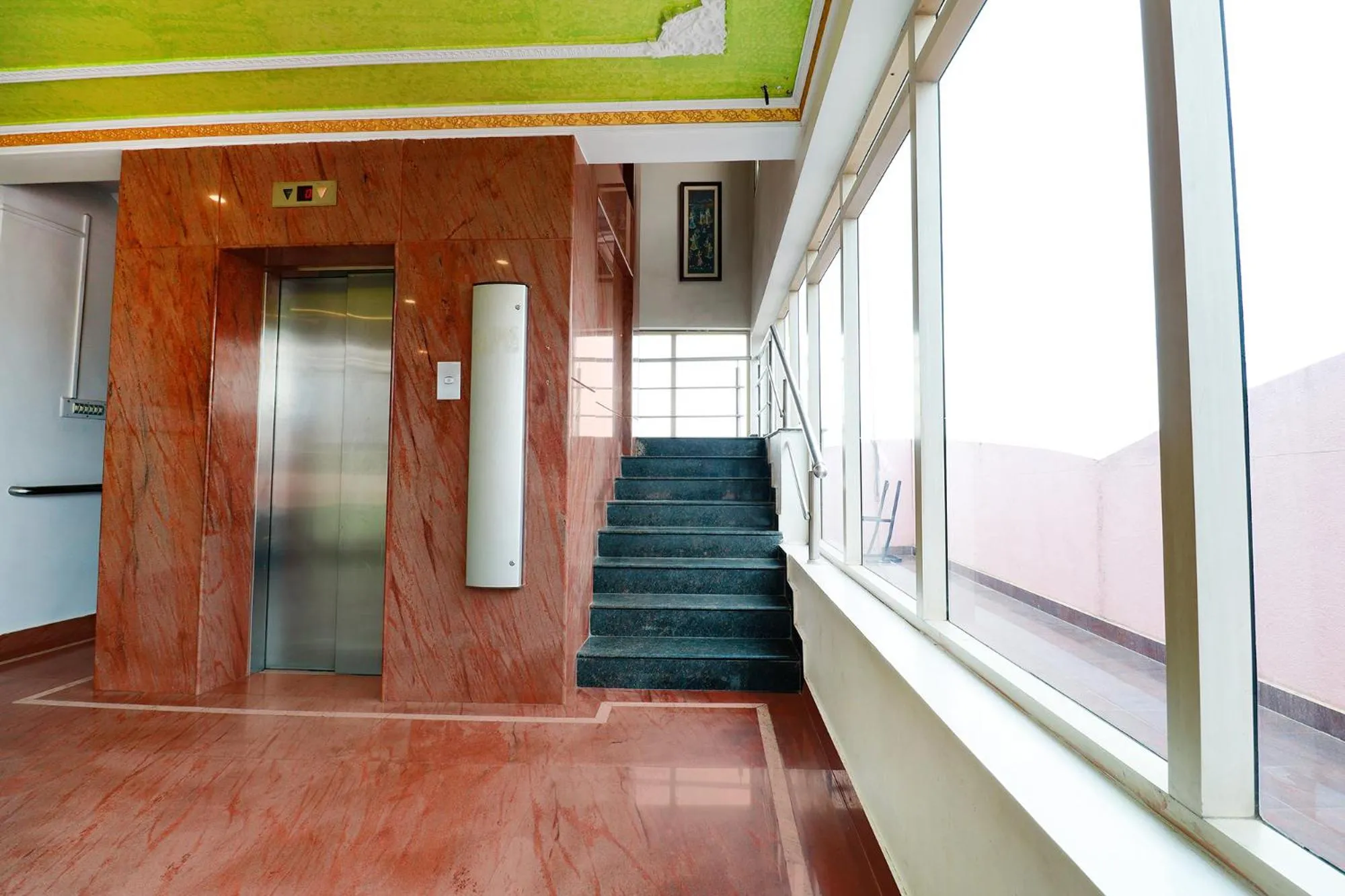 Lobby or reception in FabHotel Shivaals Residency - Rajajinagar