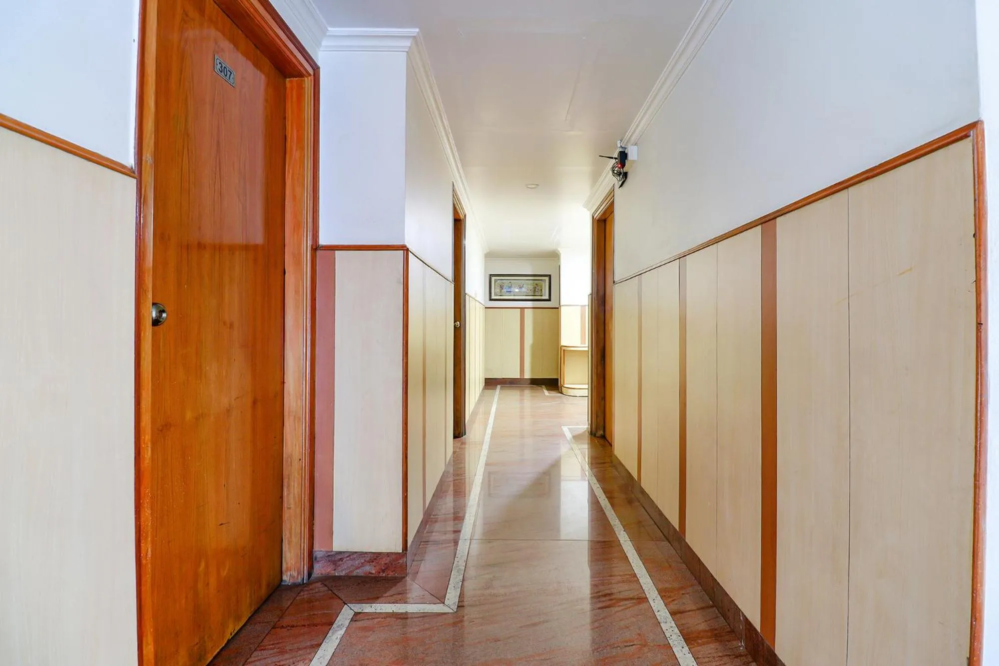 Lobby or reception in FabHotel Shivaals Residency - Rajajinagar