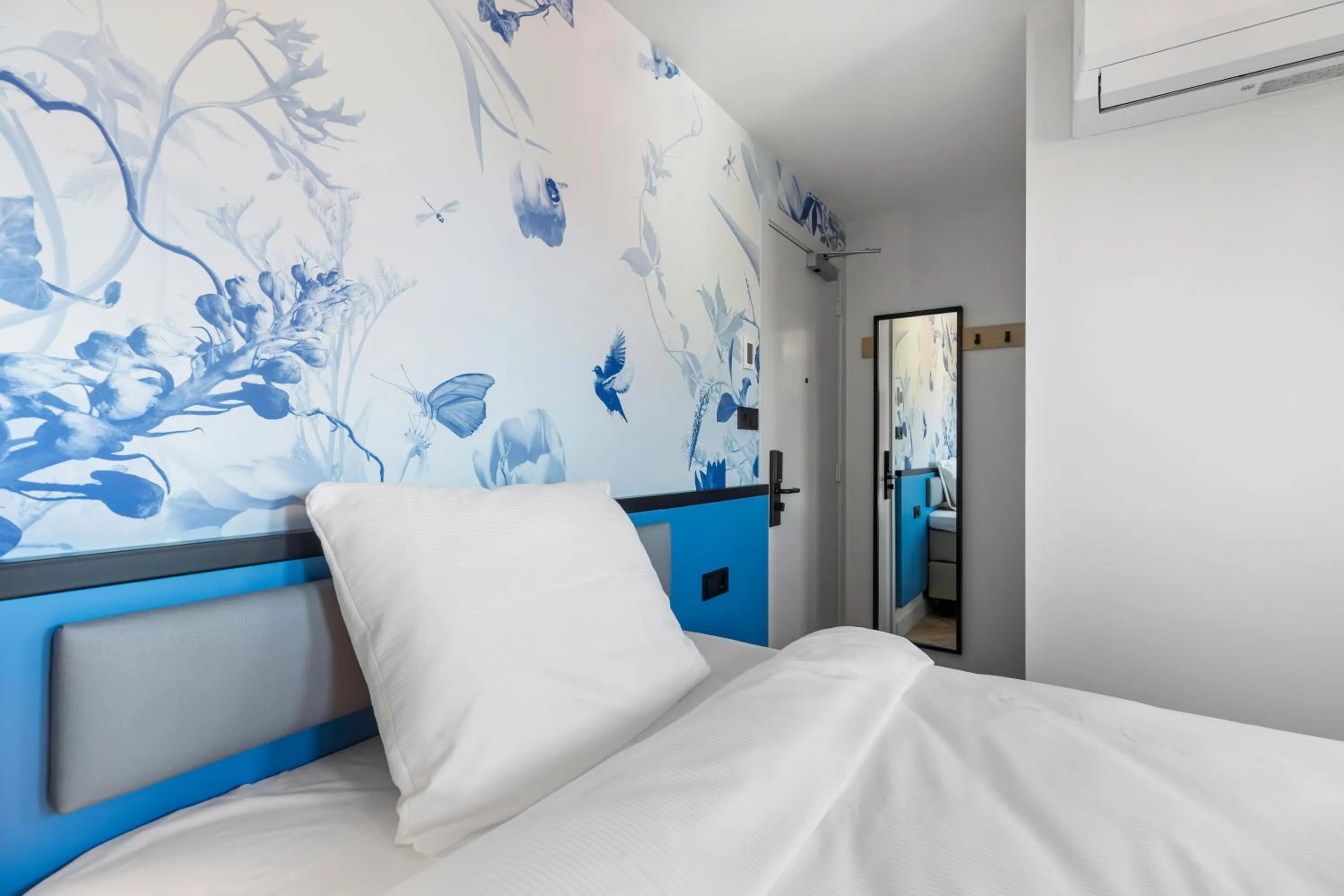 Bedroom, Bed in Dutch Design Hotel Vondelpark