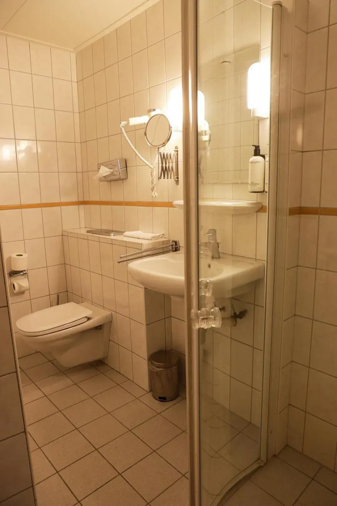 Small Double Room in De Zon Hotel & Restaurant by Flow Small Double Room in De Zon Hotel & Restaurant by Flow