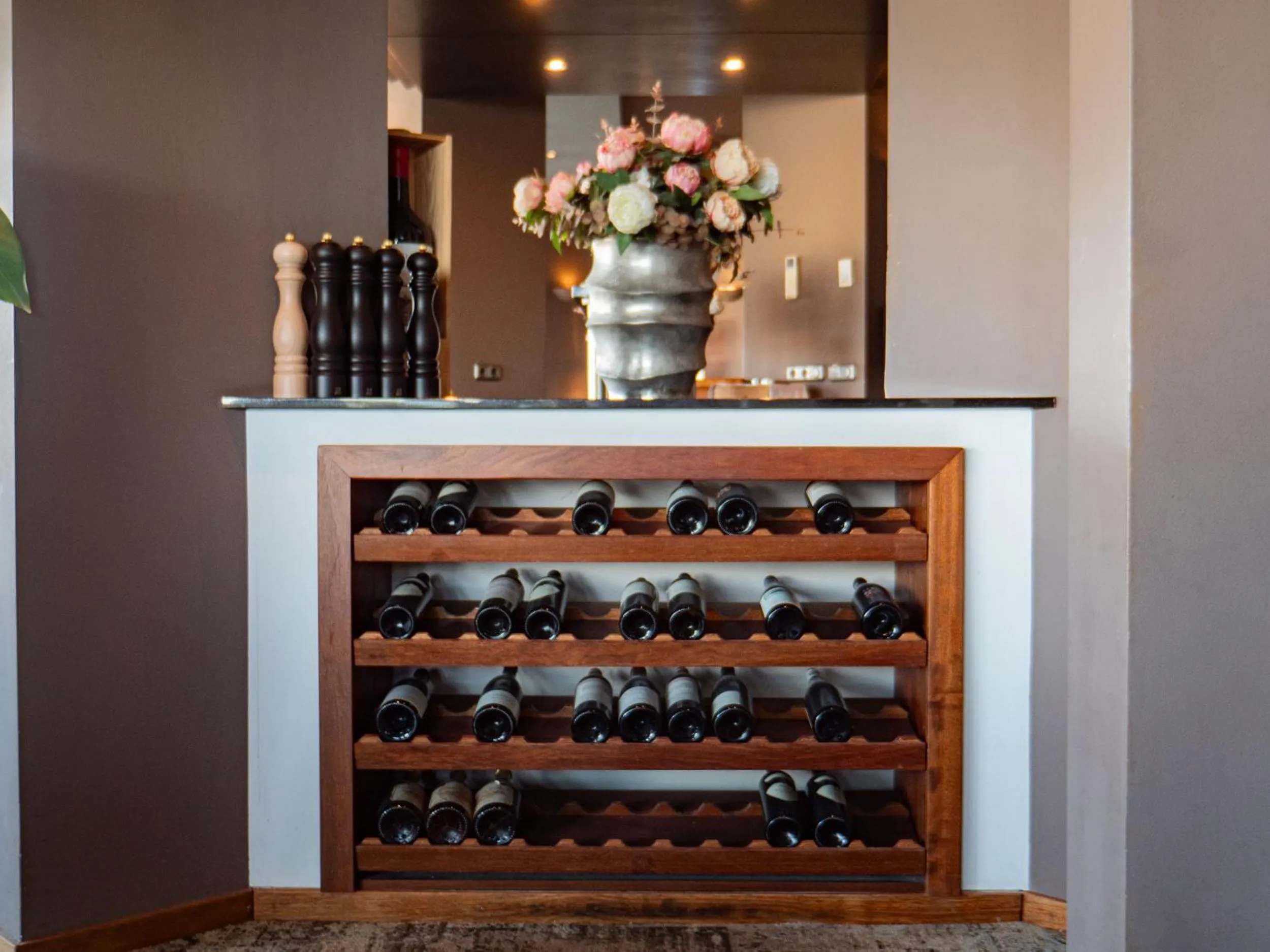 Restaurant/places to eat in De Zon Hotel & Restaurant by Flow