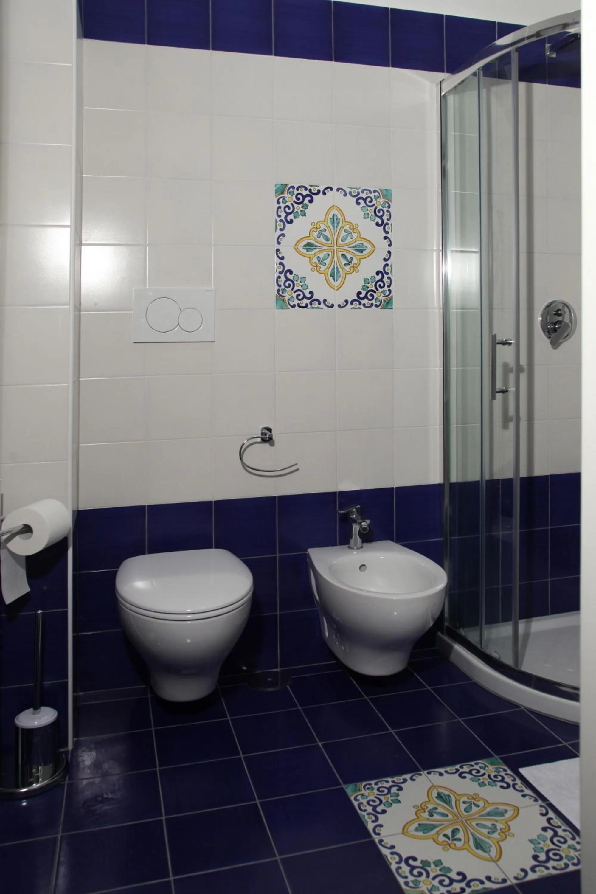 Shower in The Reef Sorrento