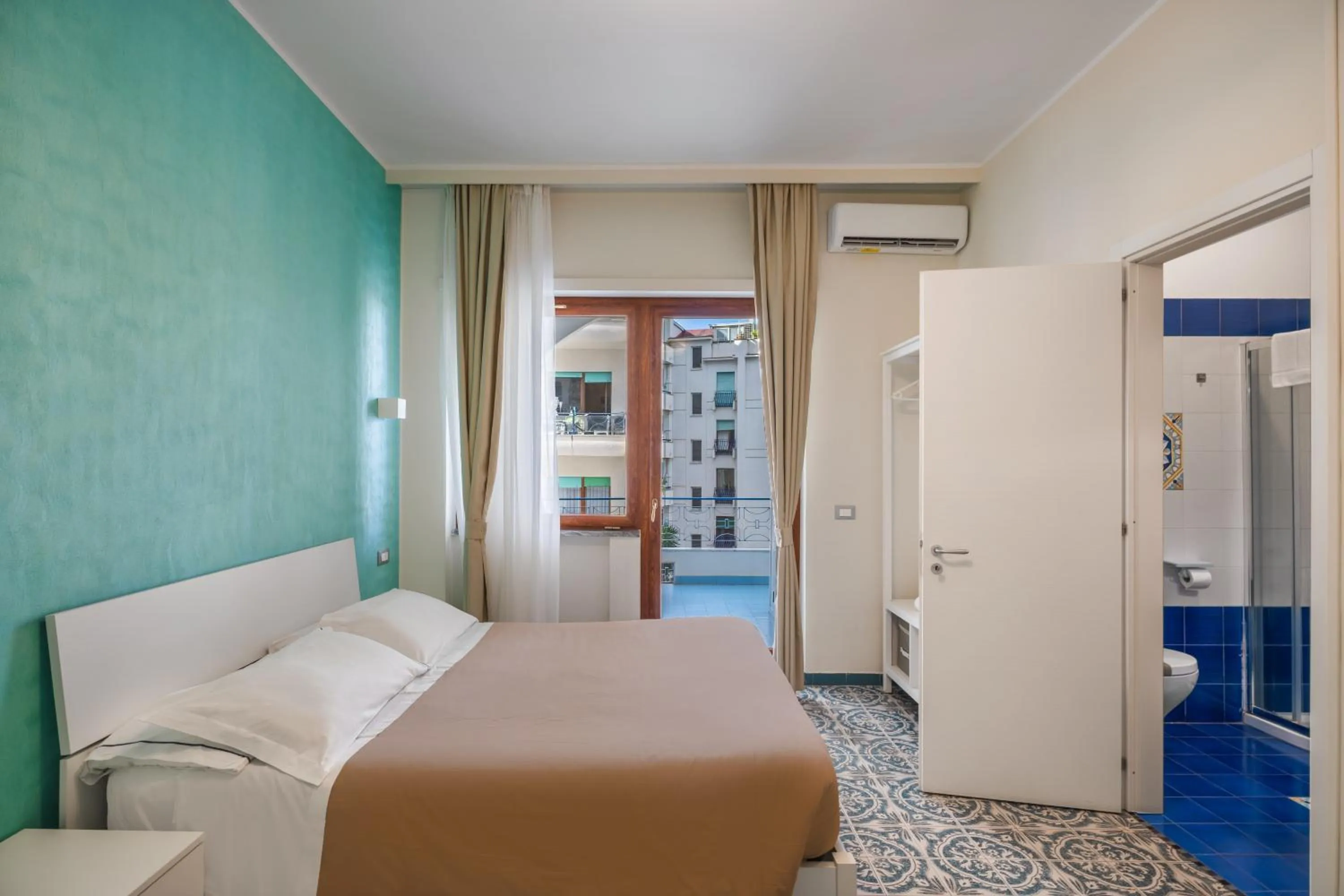 Bed in The Reef Sorrento