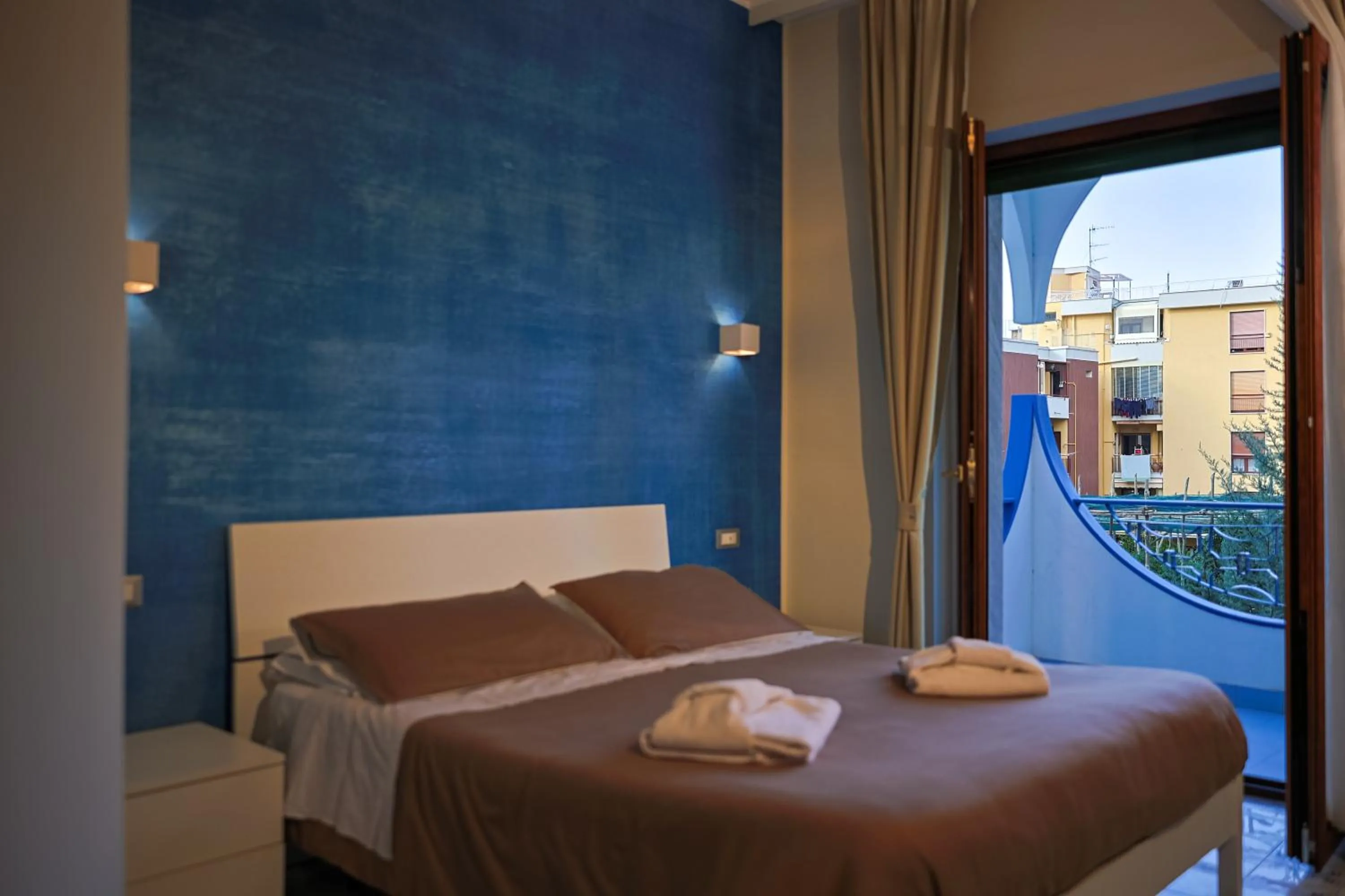 Bed in The Reef Sorrento