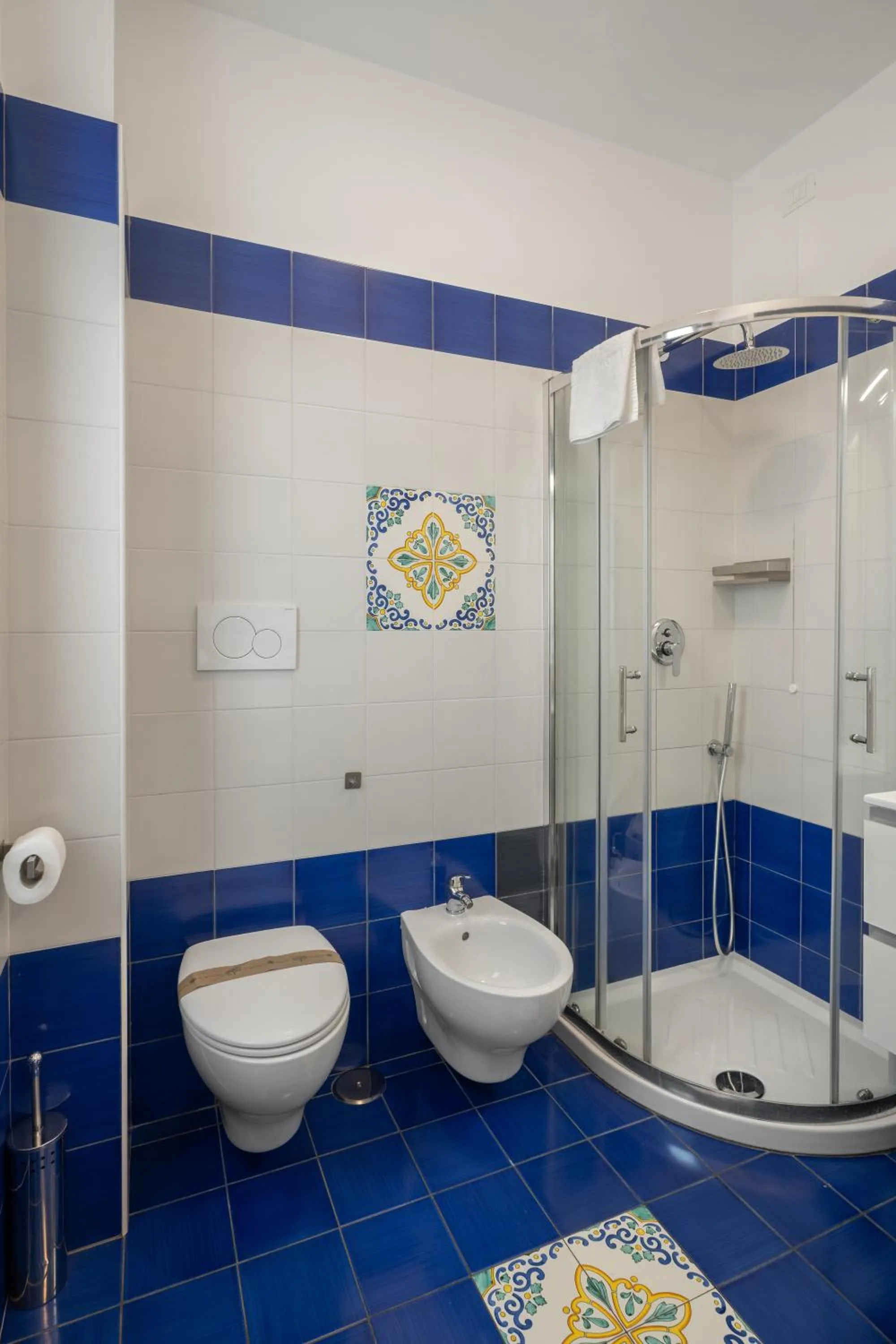 Shower in The Reef Sorrento