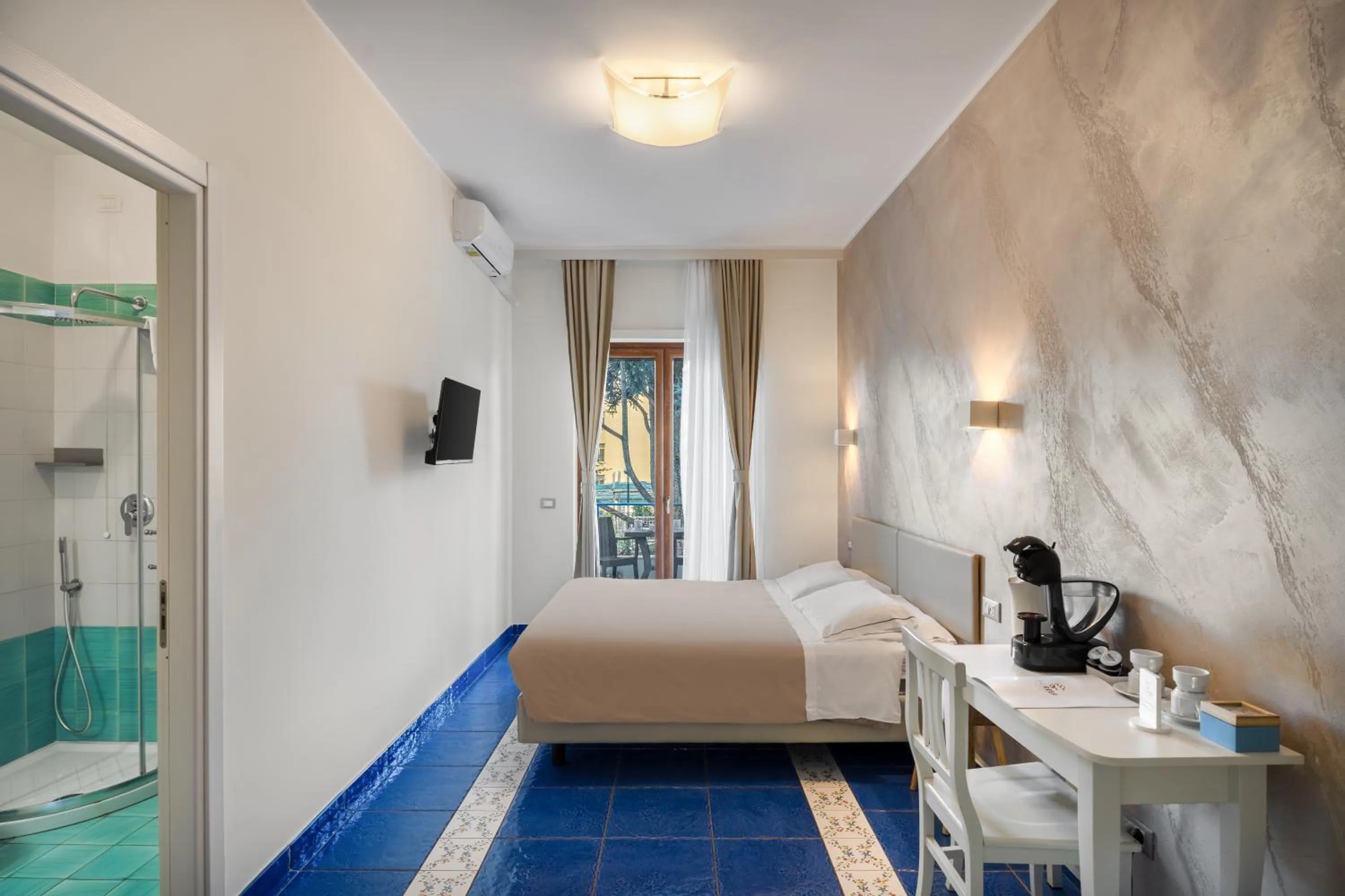 Bed in The Reef Sorrento