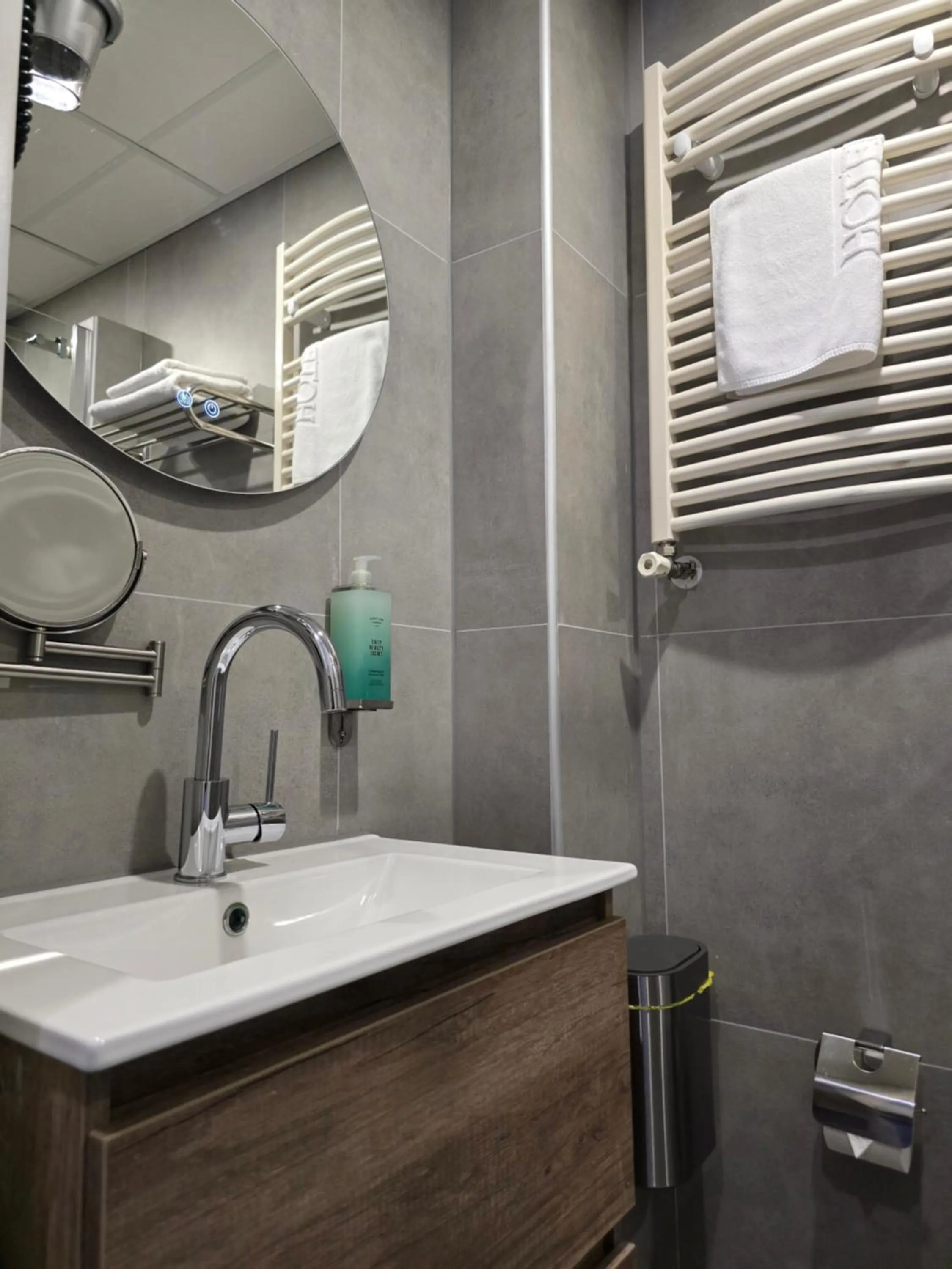 Bathroom in Hotel Port