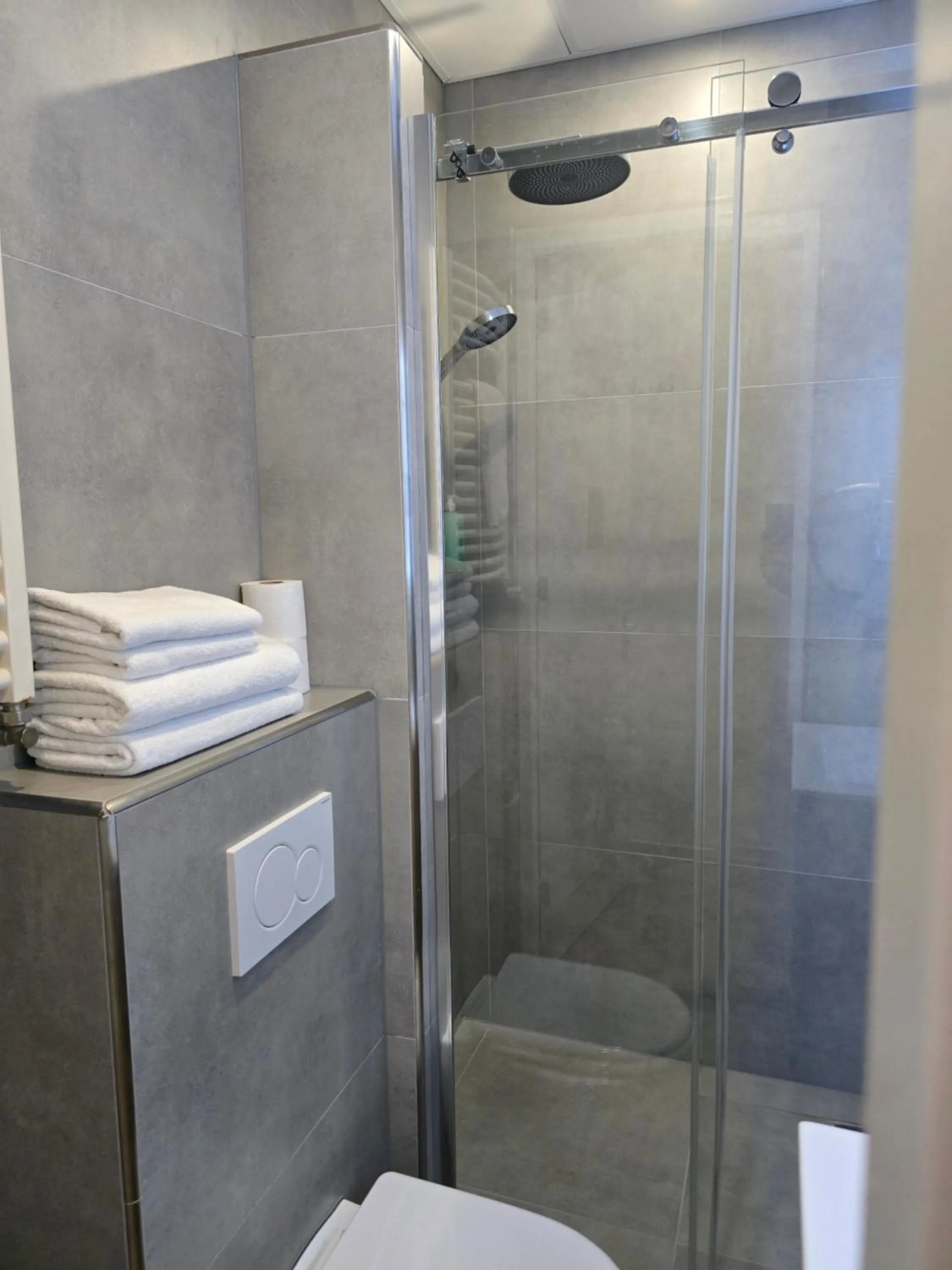 Bathroom in Hotel Port