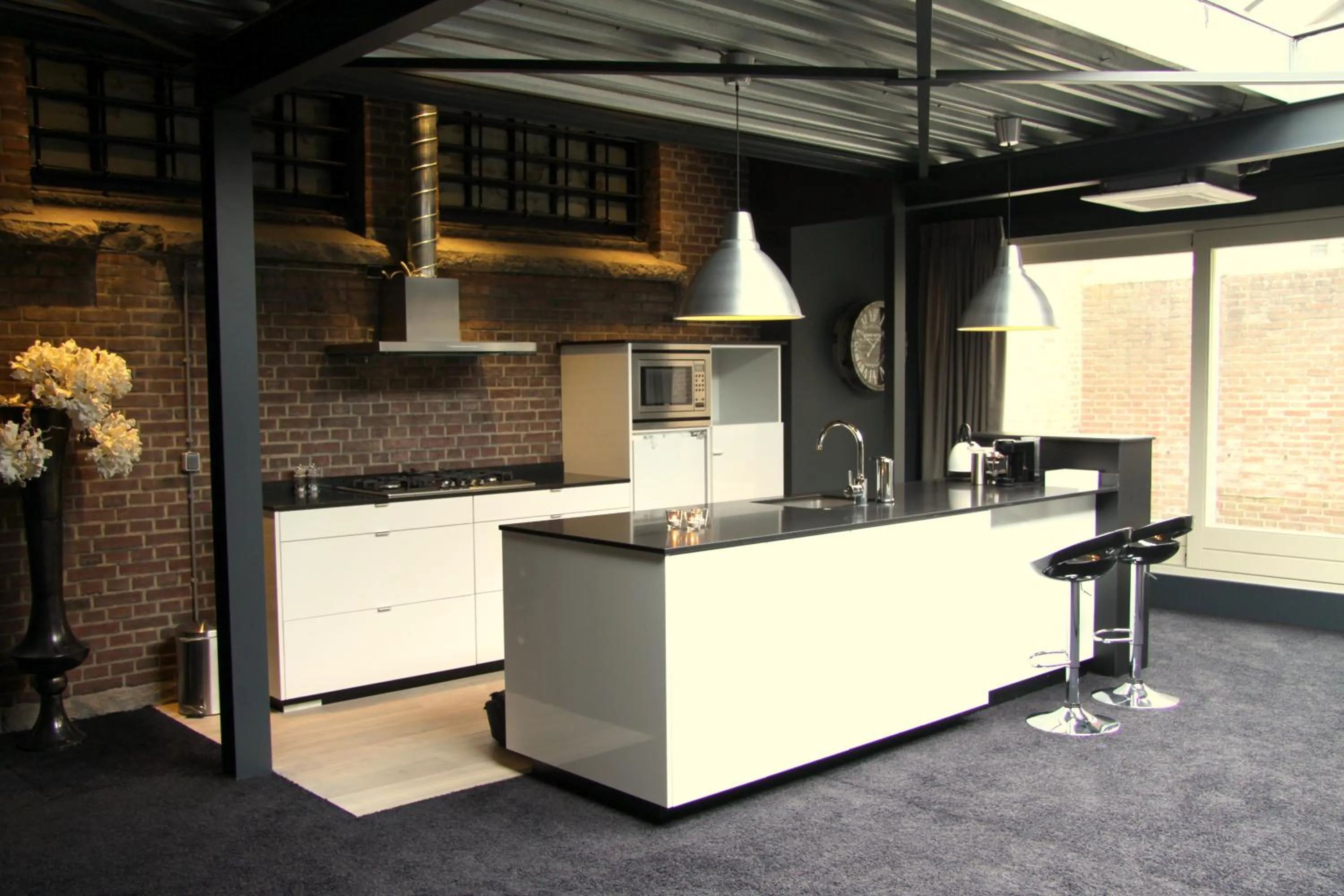 Kitchen or kitchenette in Hotel Huis van Bewaring - Bijzonder boutique hotel in historisch pand