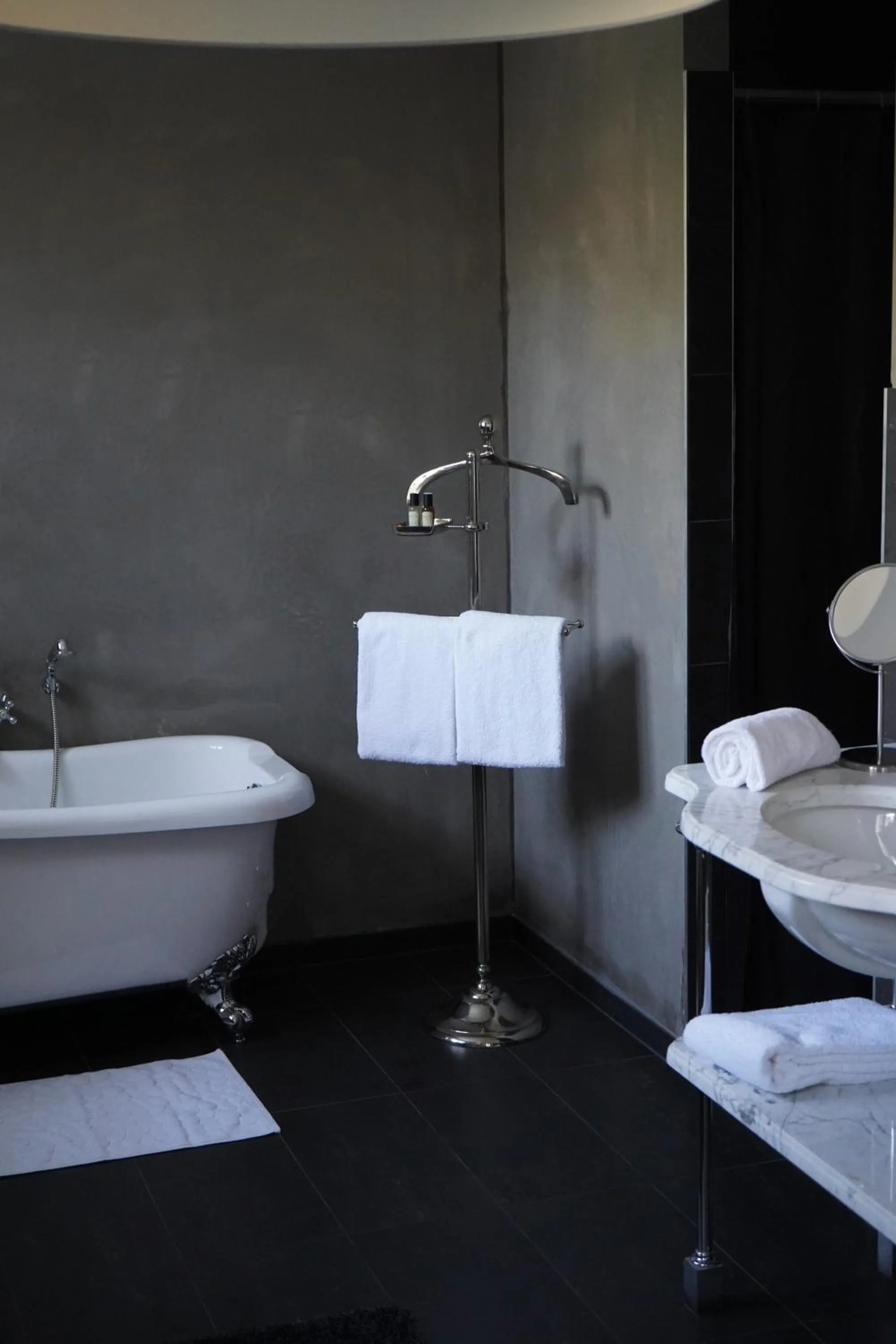 Bathroom in Hotel Huis van Bewaring - Bijzonder boutique hotel in historisch pand