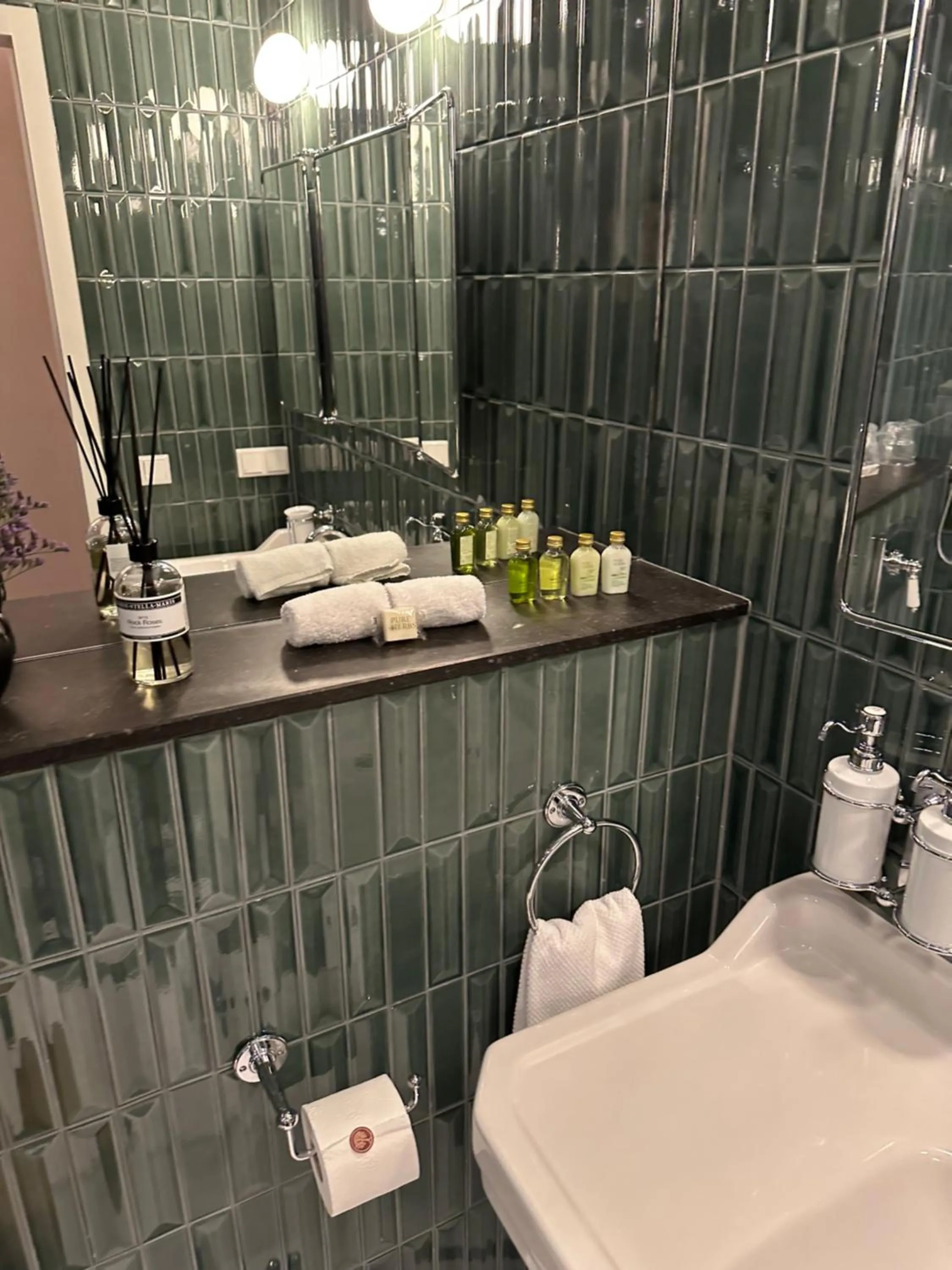 Bathroom in Good Seasons Hotel Den Bosch