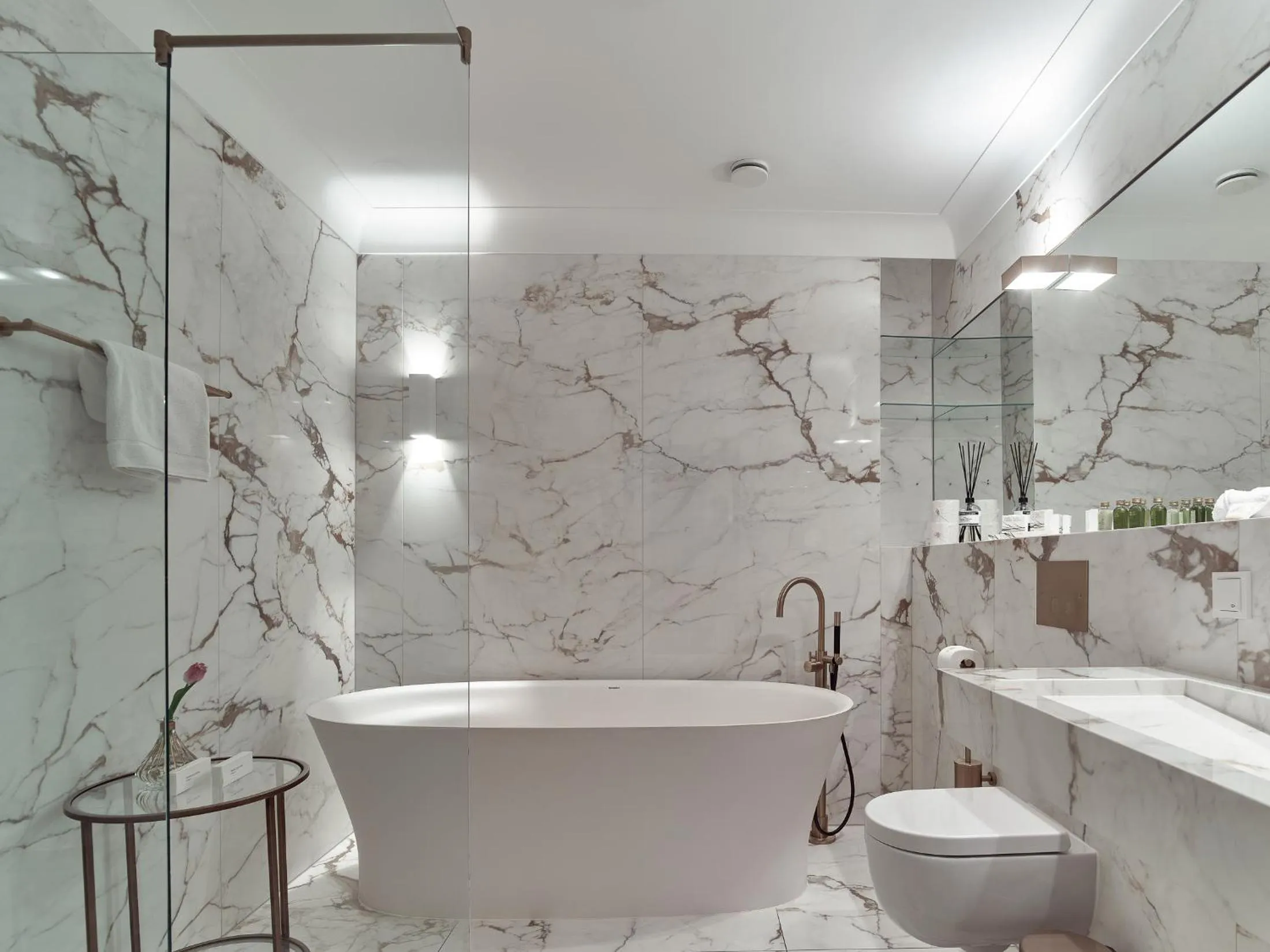 Shower in Good Seasons Hotel Den Bosch