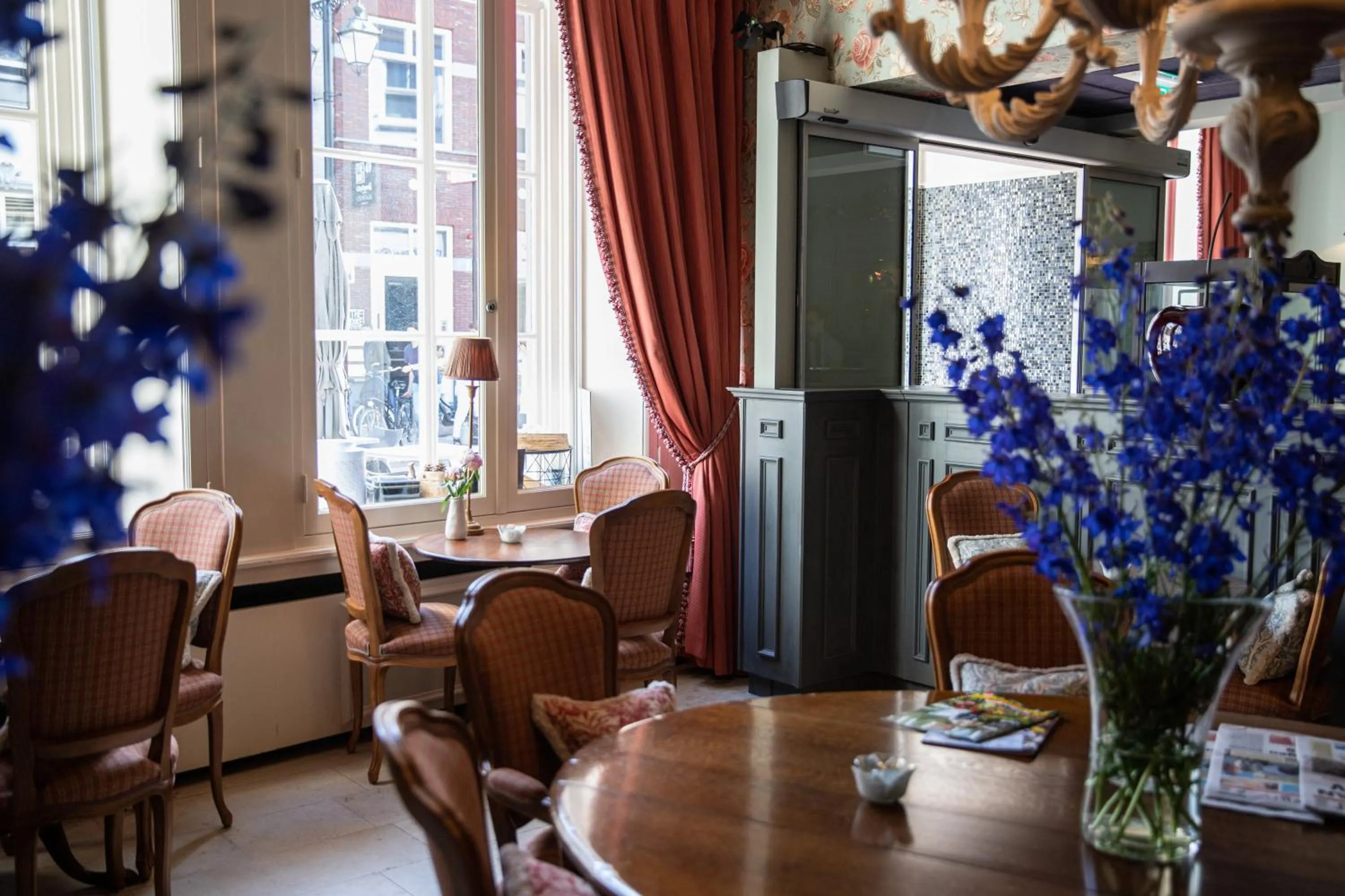 Lounge or bar in Good Seasons Hotel Den Bosch