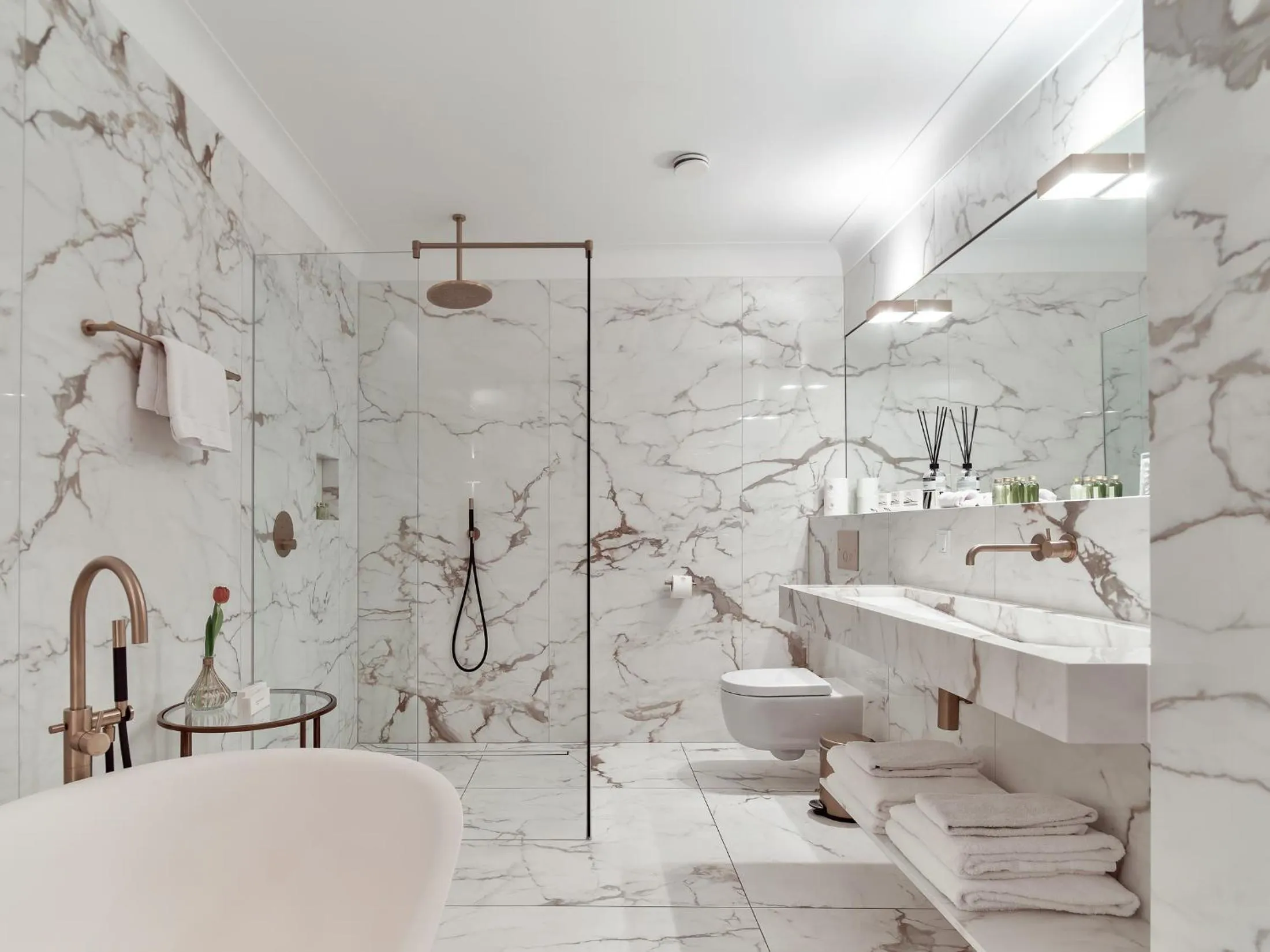 Shower in Good Seasons Hotel Den Bosch