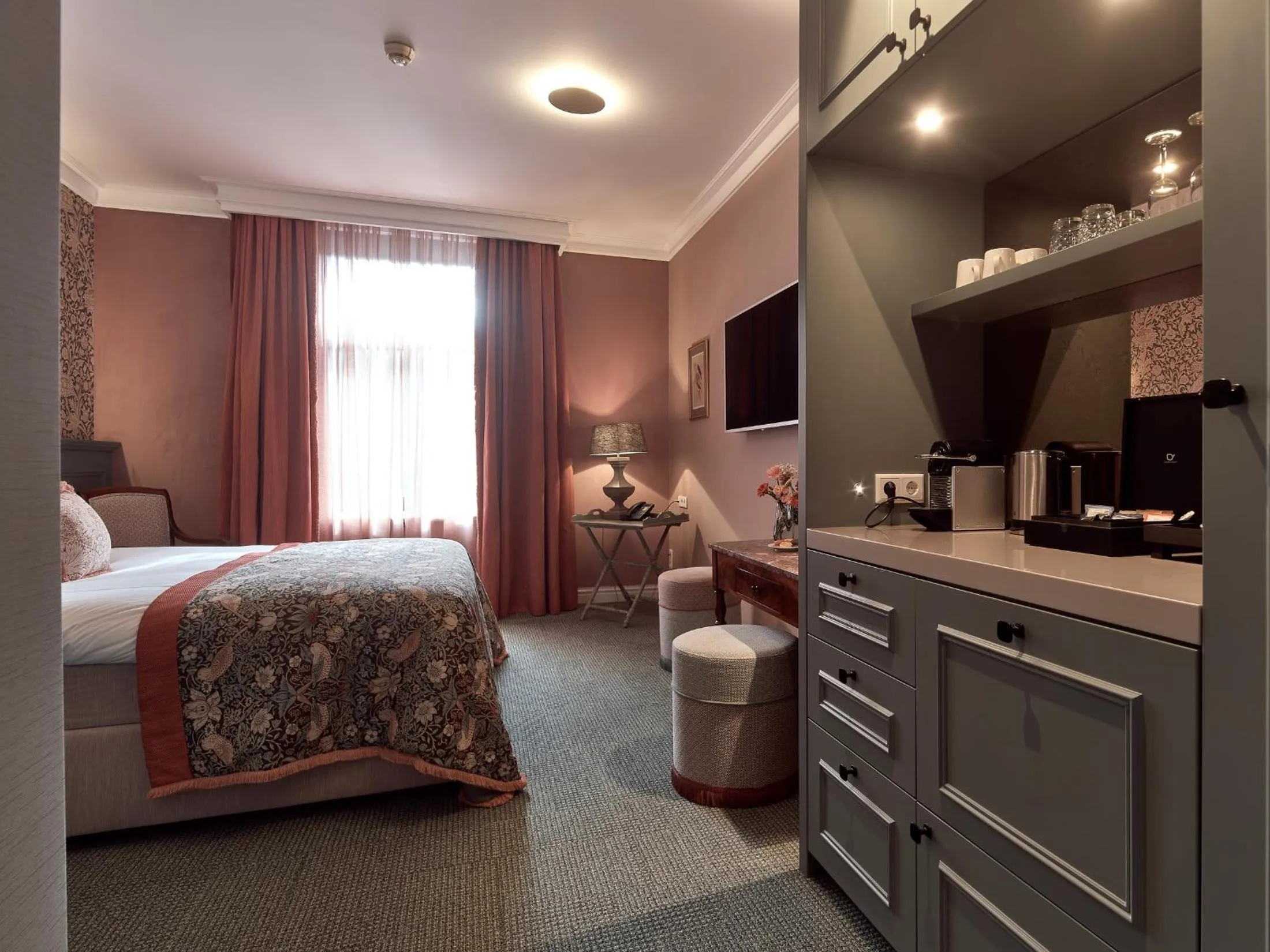 Coffee/tea facilities, Bed in Good Seasons Hotel Den Bosch