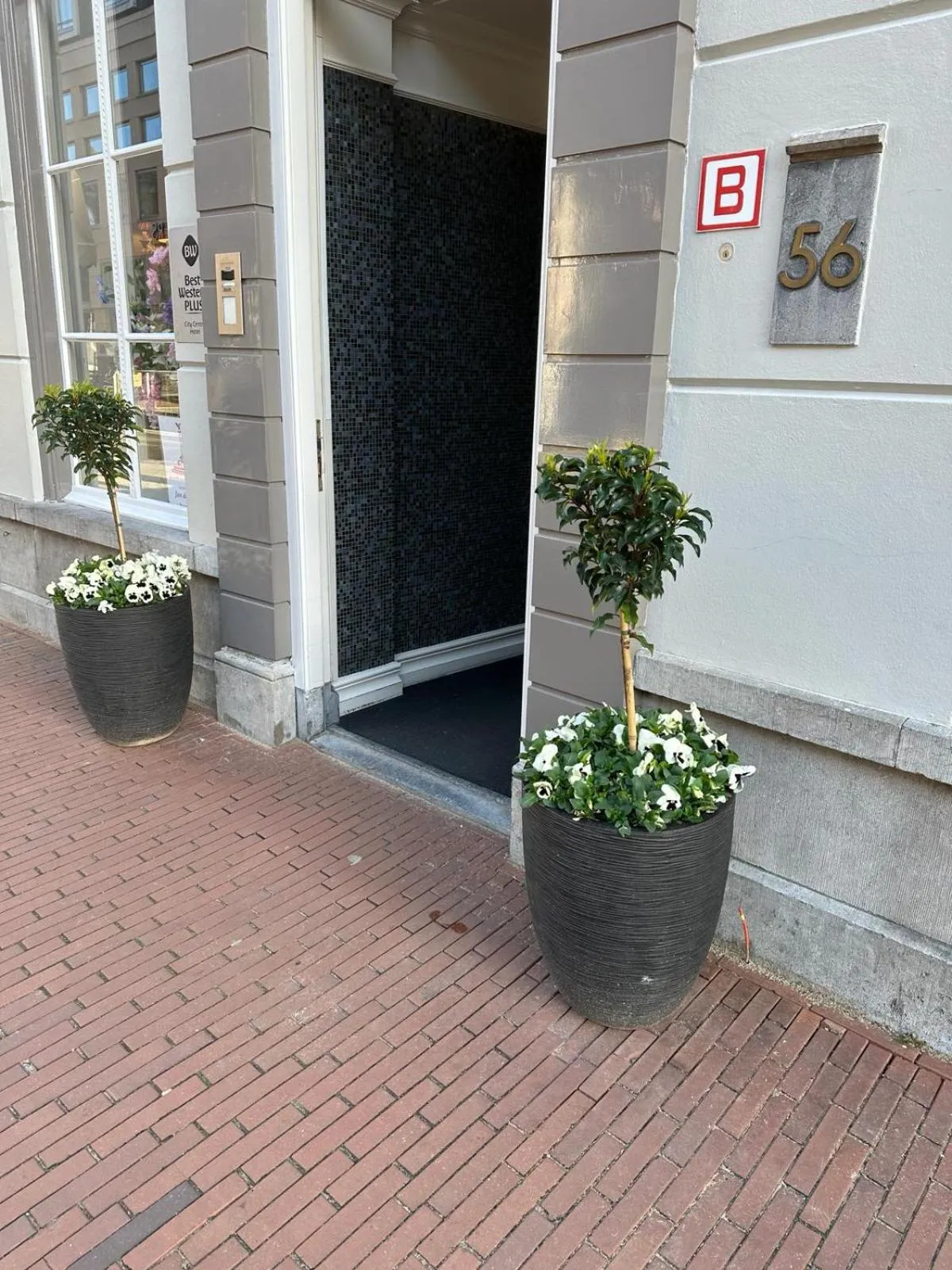 Facade/entrance in Good Seasons Hotel Den Bosch