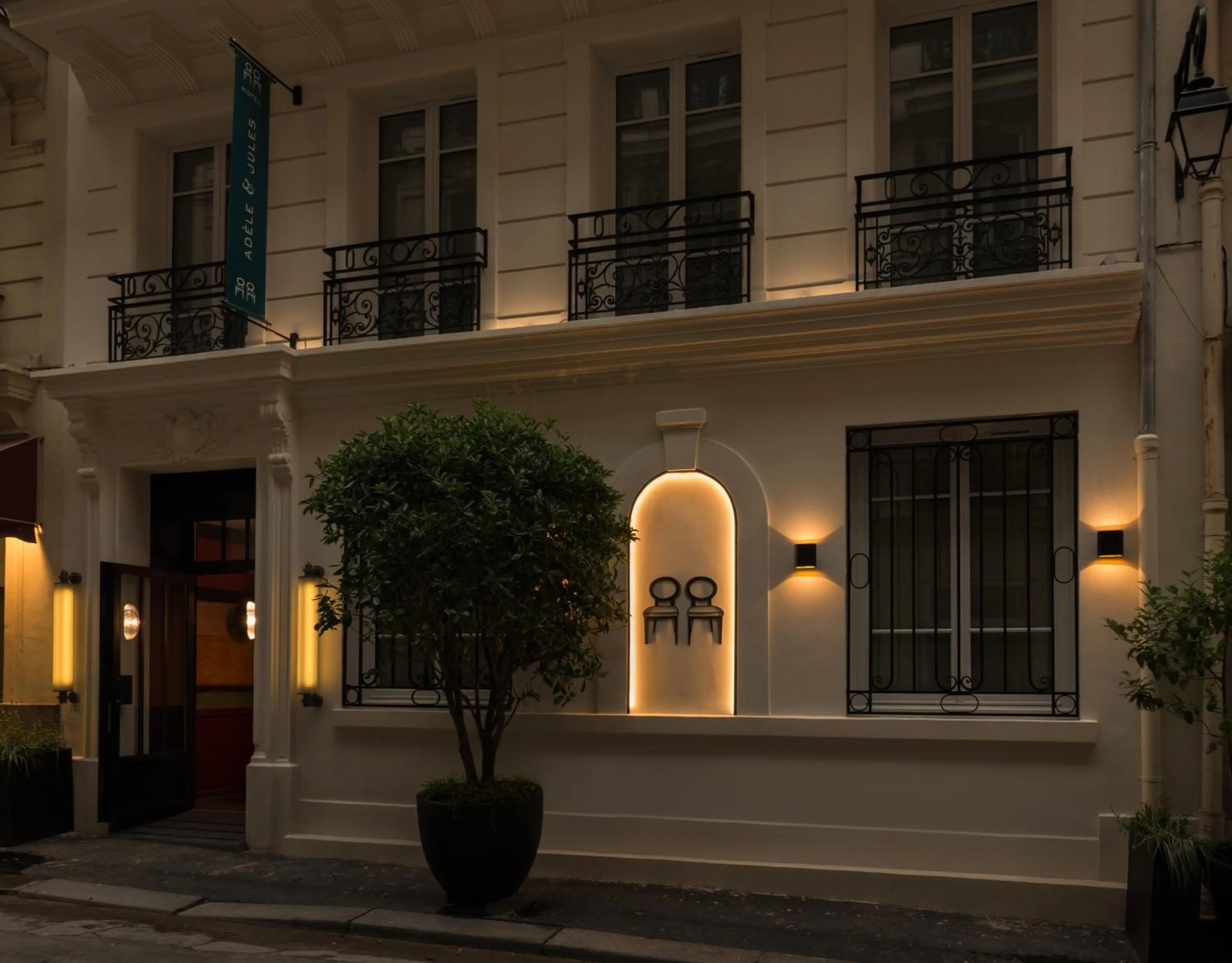 Property building in Hôtel Adèle & Jules
