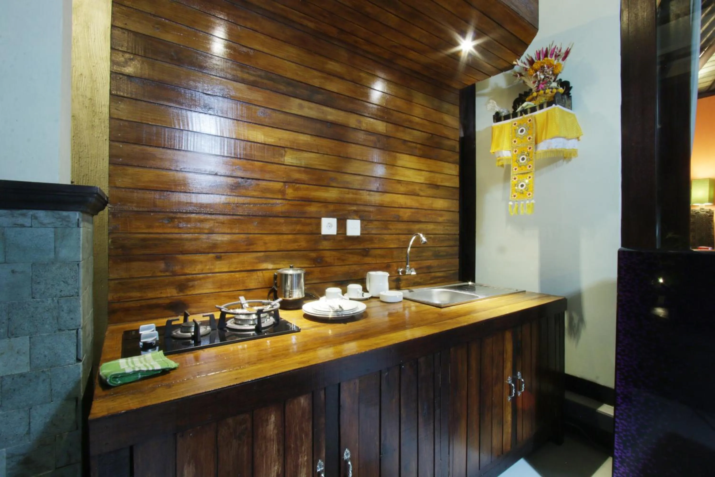 Kitchen or kitchenette in The Forest Villa Ubud