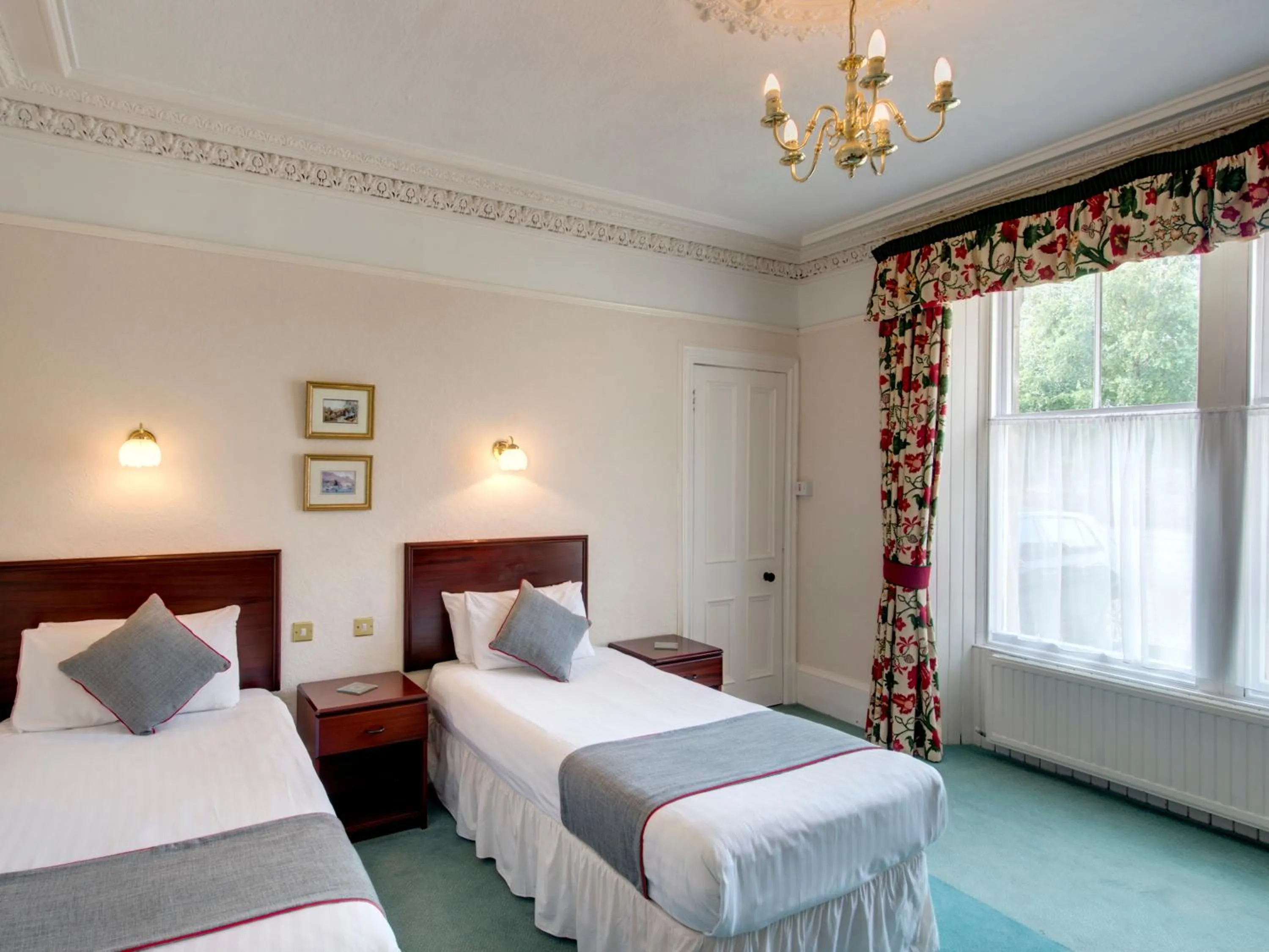 Photo of the whole room, Bed in Craigvrack Hotel & Restaurant