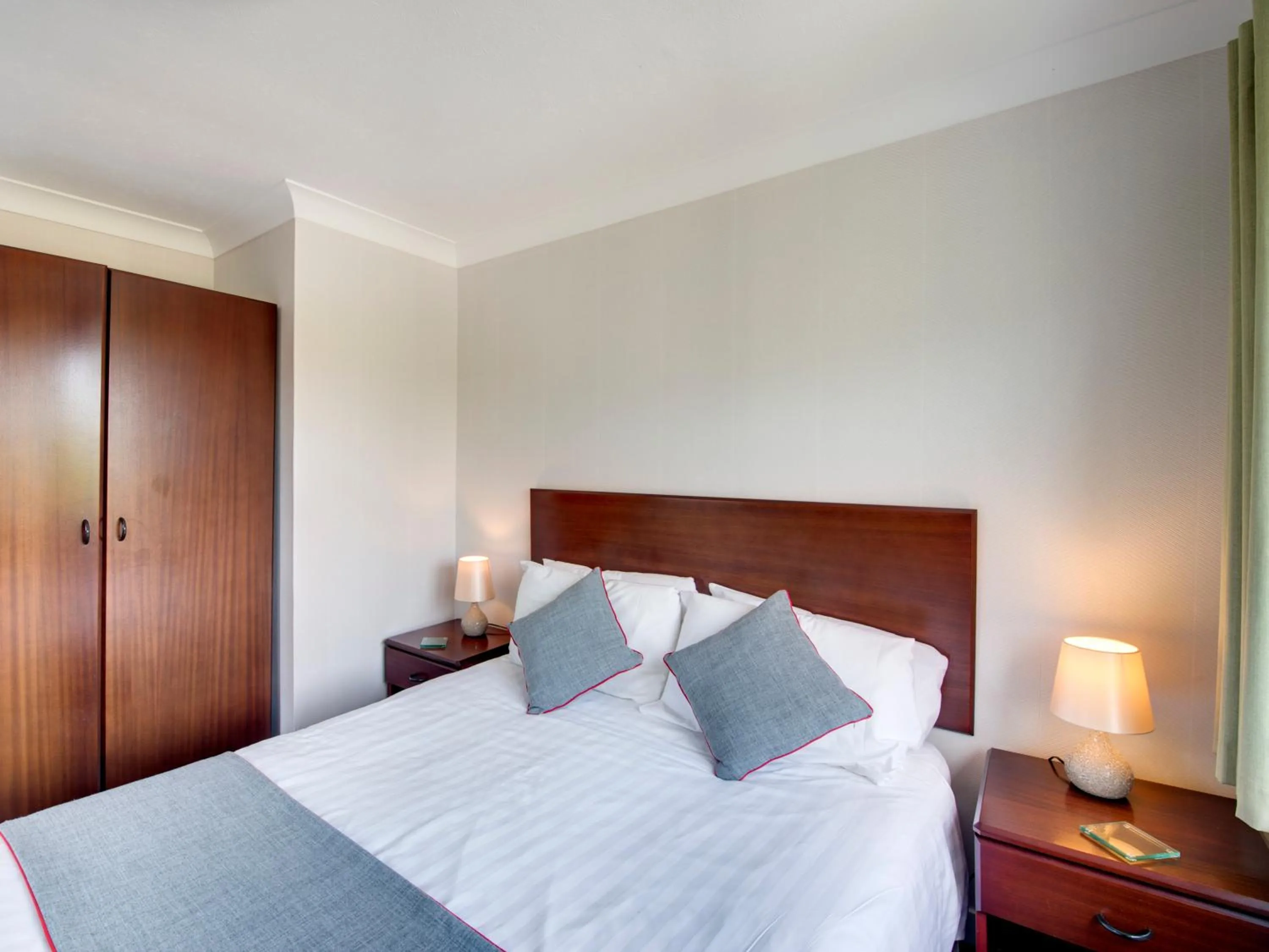 Photo of the whole room, Bed in Craigvrack Hotel & Restaurant