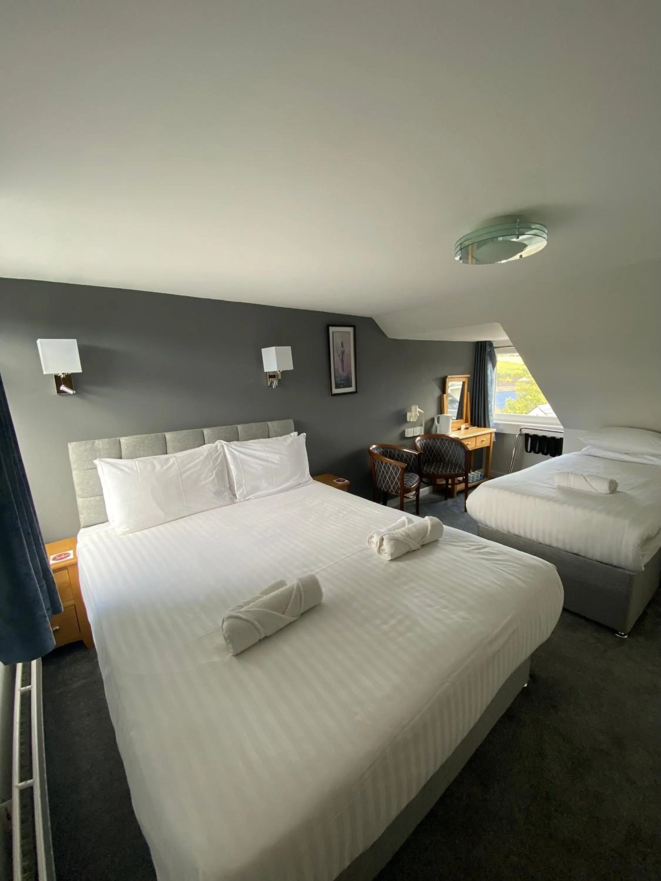 Bedroom, Bed in Craigvrack Hotel & Restaurant