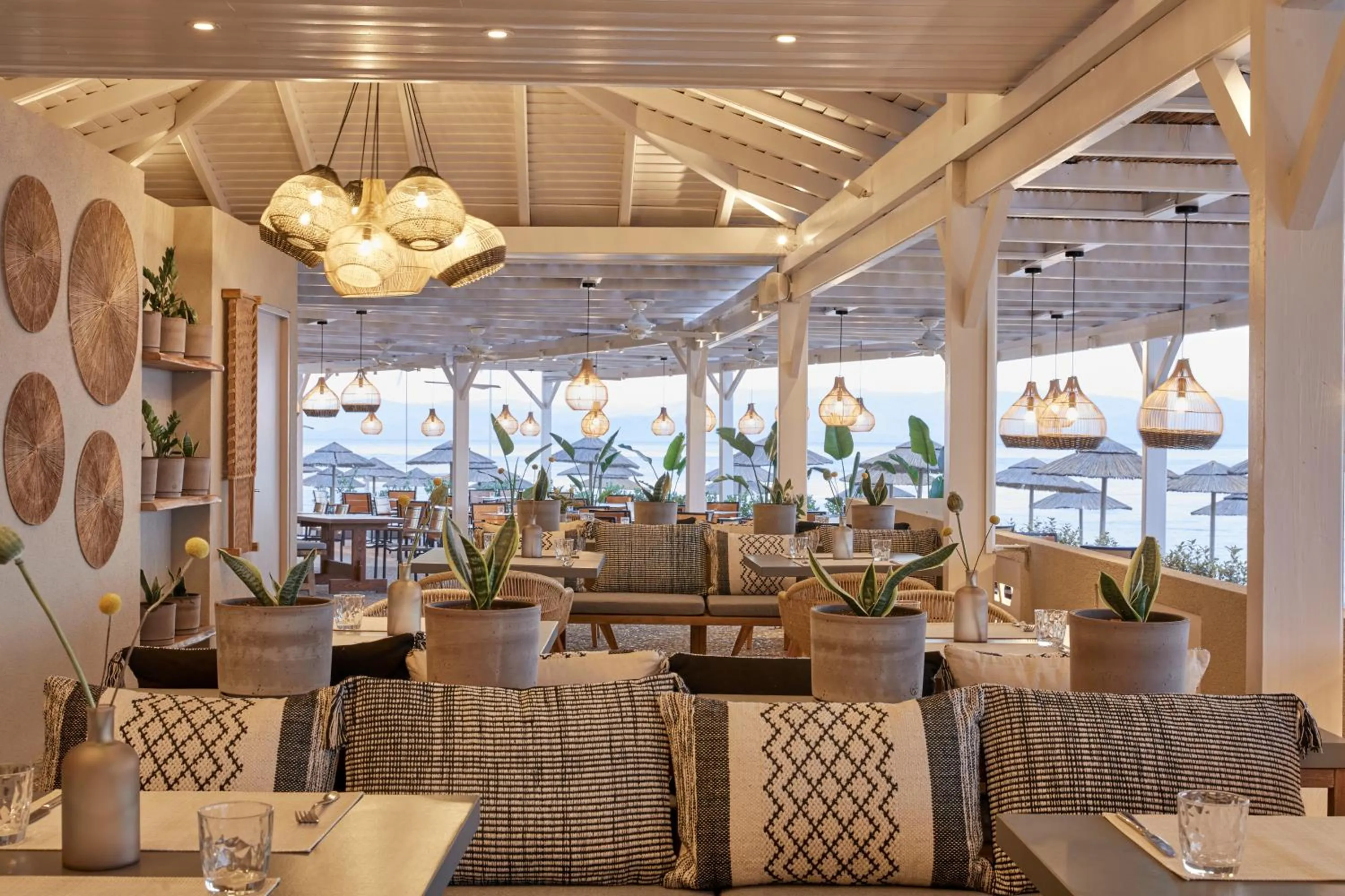 Restaurant/places to eat in MarBella, Mar-Bella Collection