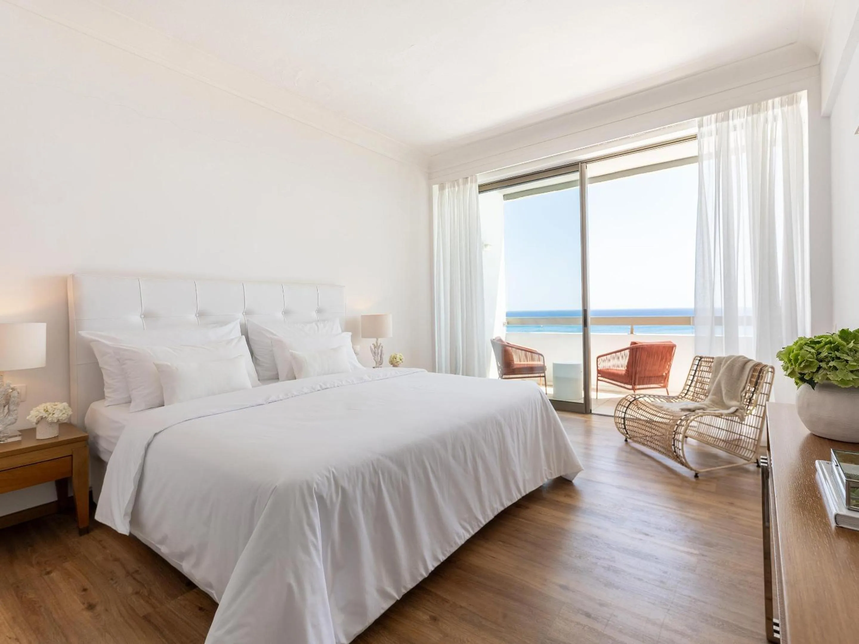 Photo of the whole room, Bed in Grecotel Lux Me Dama Dama