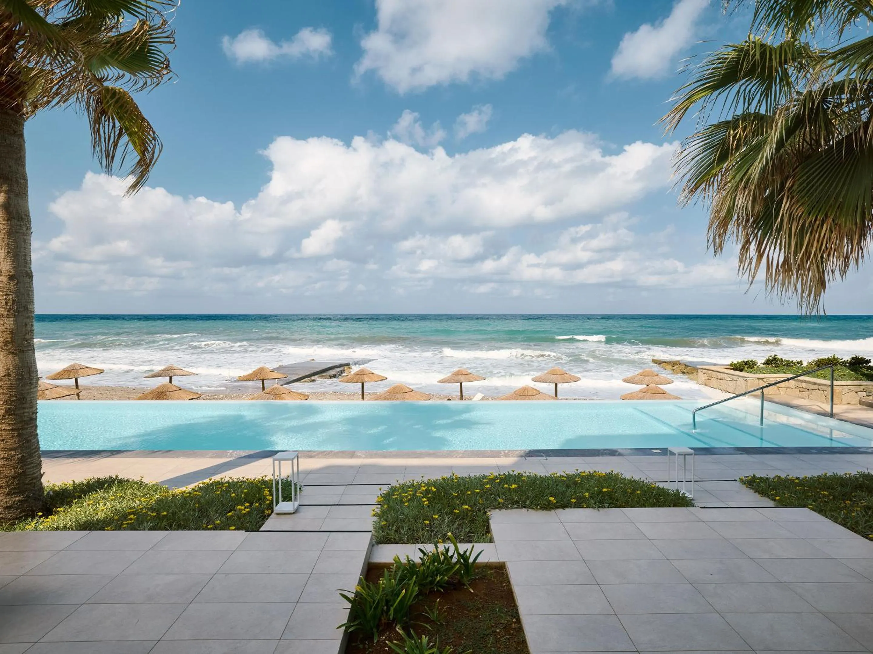 Balcony/Terrace in Grecotel LUXME White