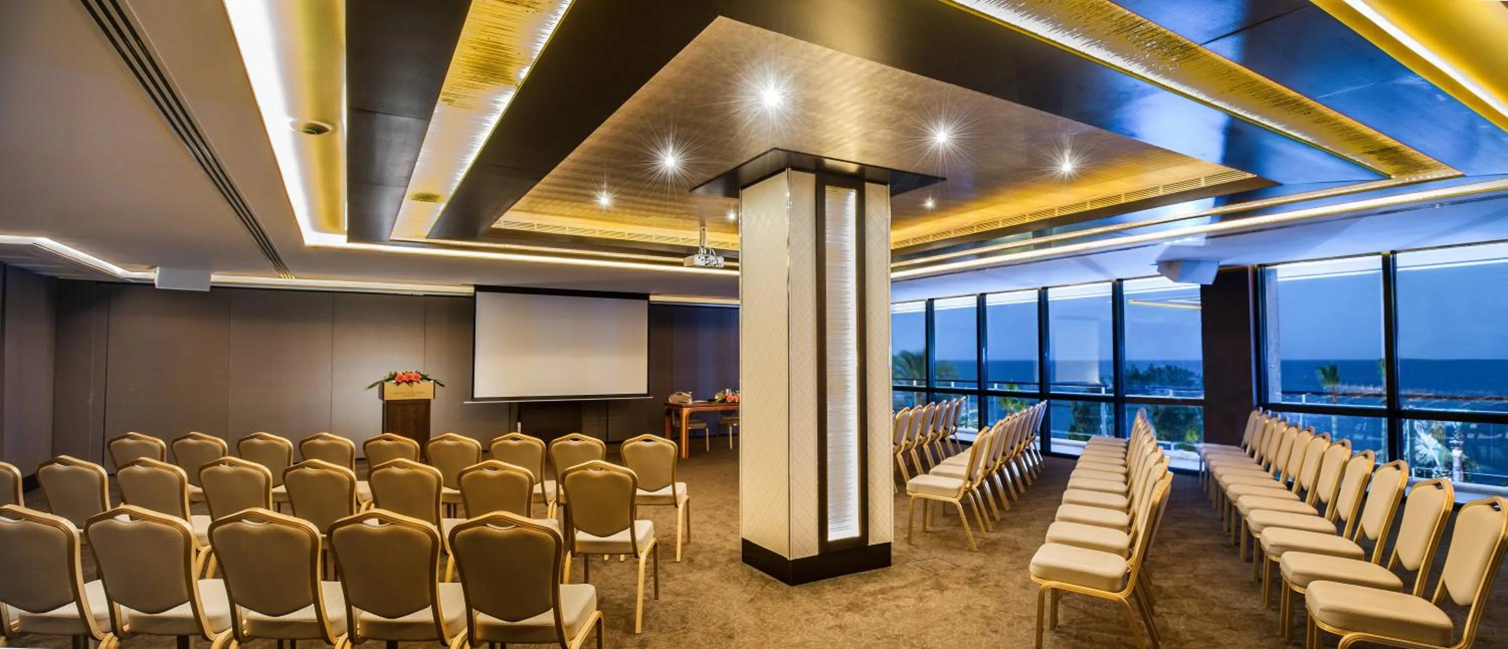 Banquet/Function facilities in Amathus Beach Hotel Limassol