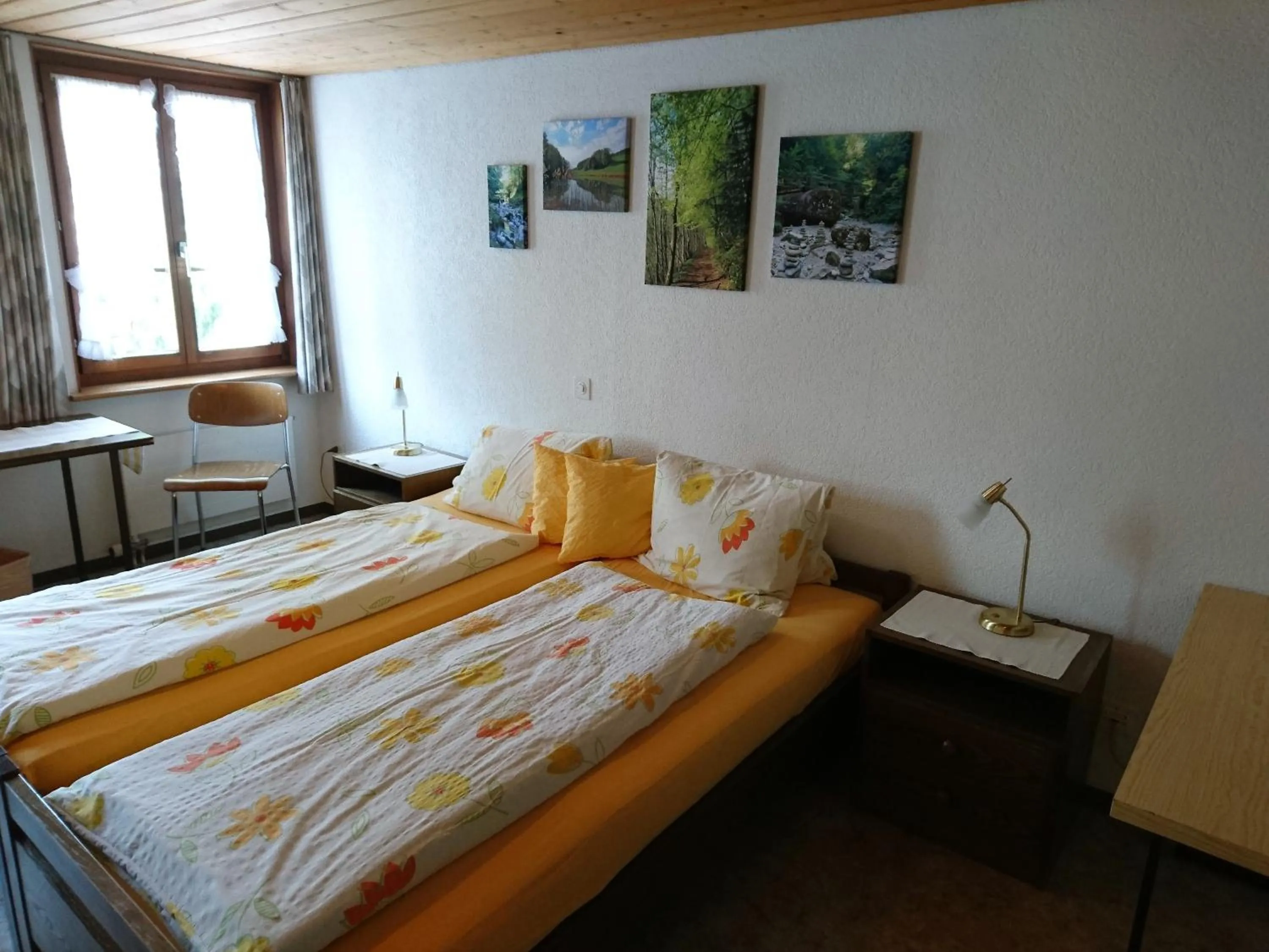 Photo of the whole room, Bed in Gasthaus zum Ochsen